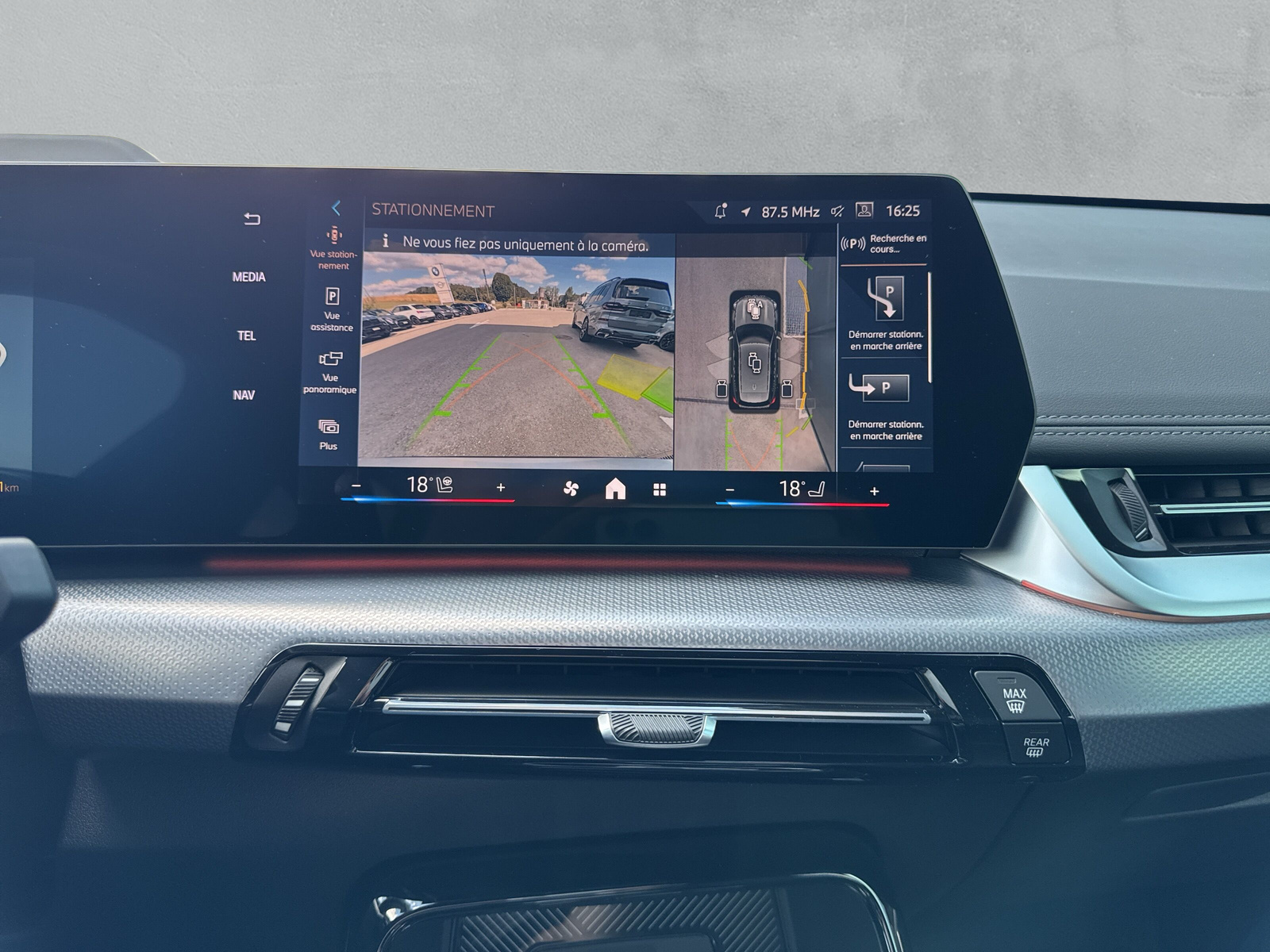 BMW iX1 xDrive 30 M Sport-image-18