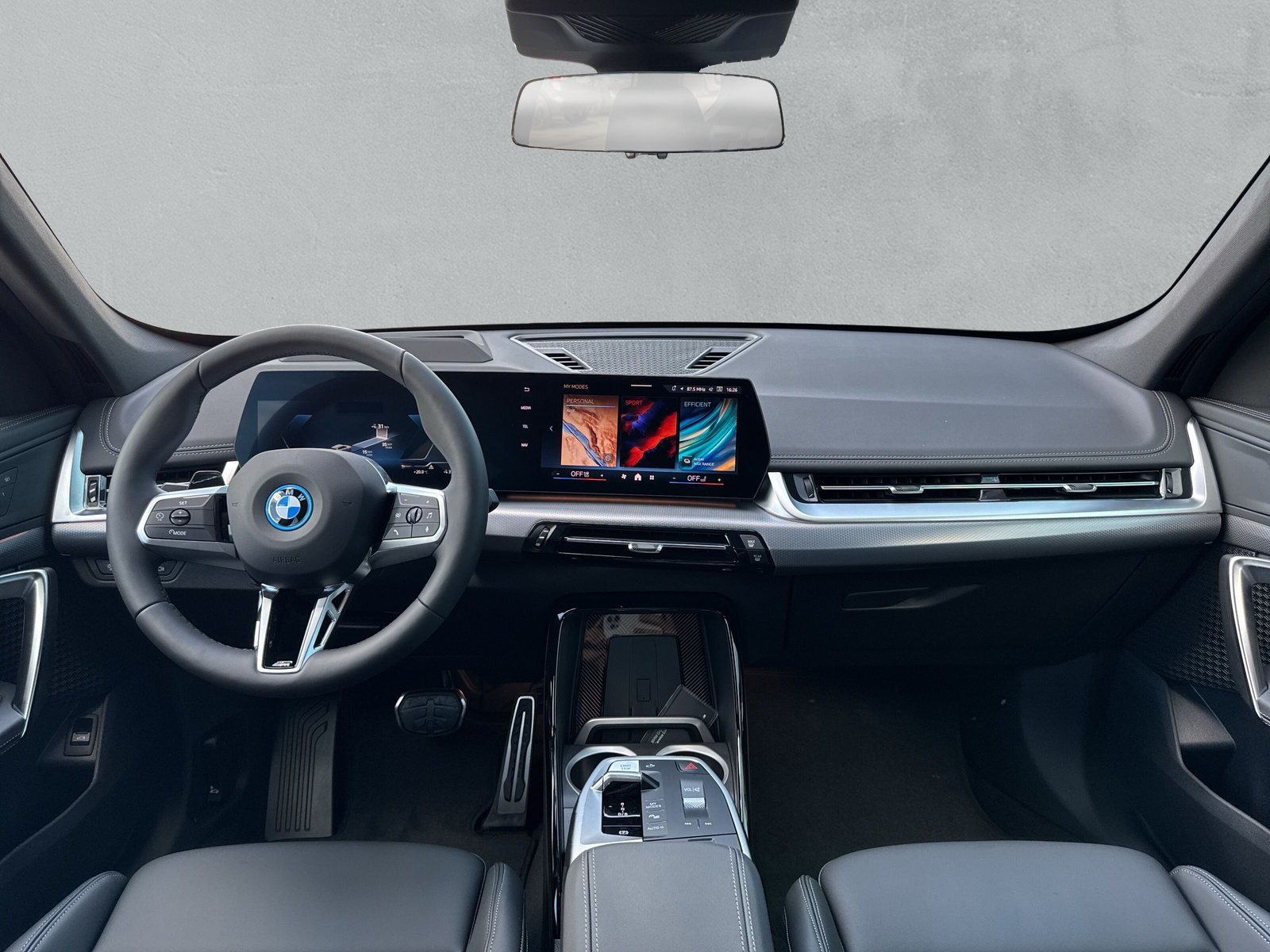 BMW iX1 xDrive 30 M Sport-image-15