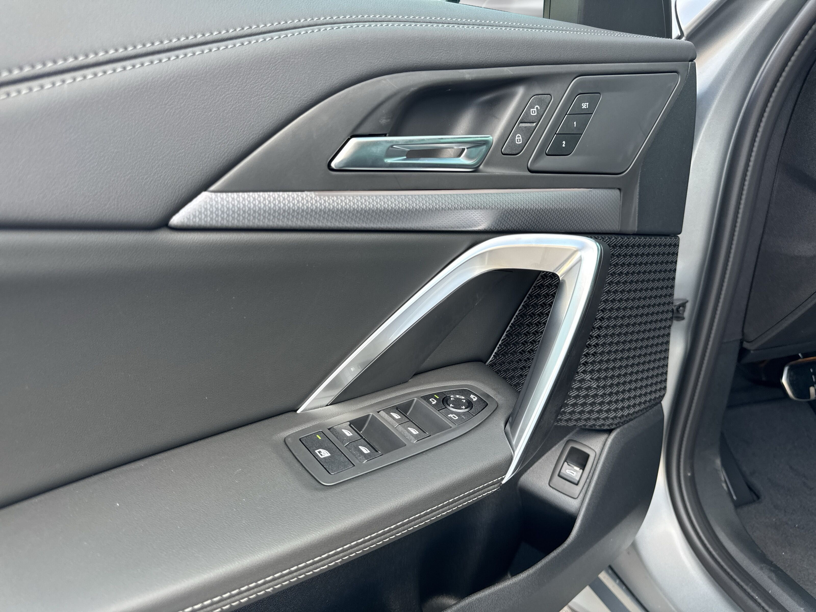 BMW iX1 xDrive 30 M Sport-image-20