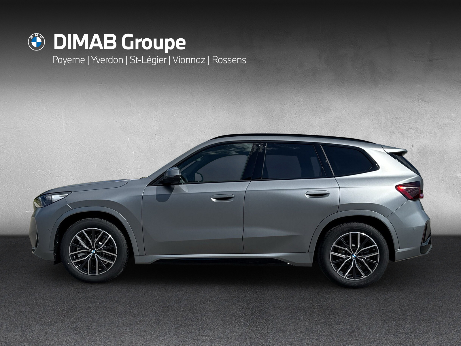 BMW iX1 xDrive 30 M Sport-showroom-element-1