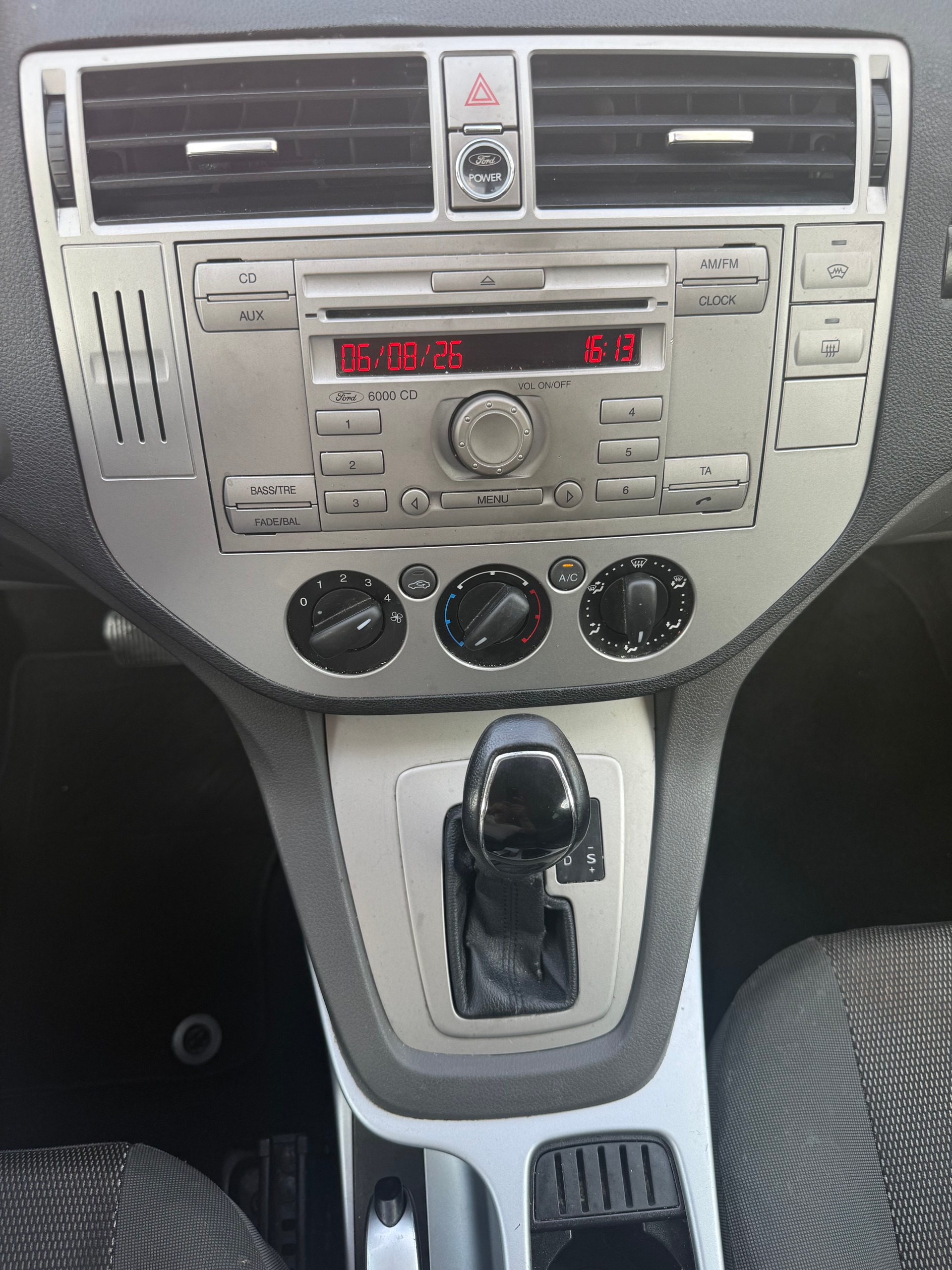 FORD Kuga 2.0 TDCi Carving 4WD PowerShift-image-10