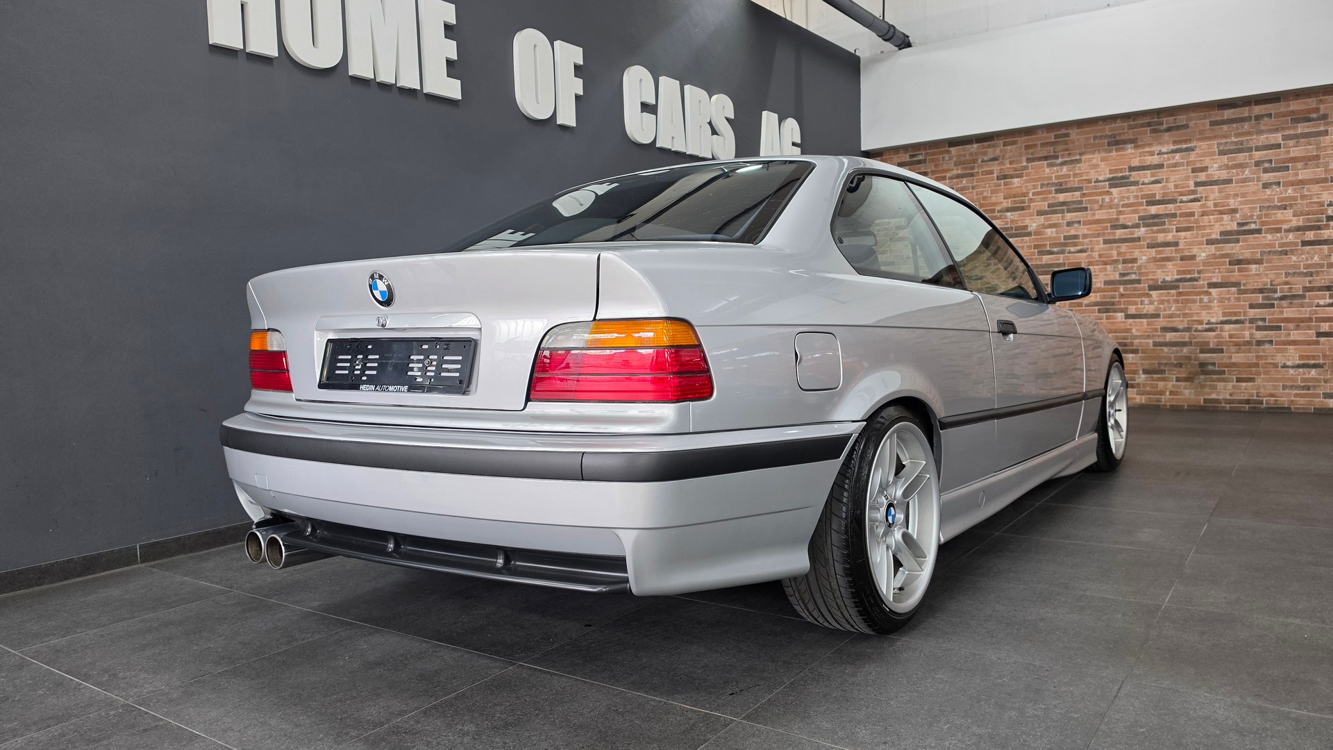 BMW 318iS Coupé-image-12