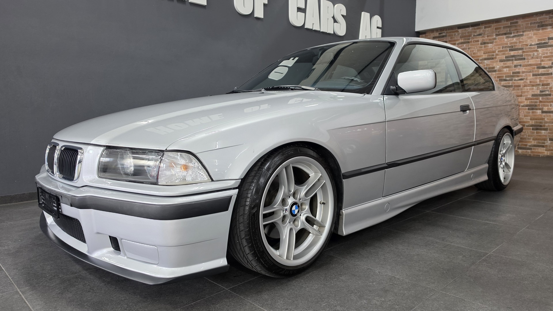 BMW 318iS Coupé-image-2