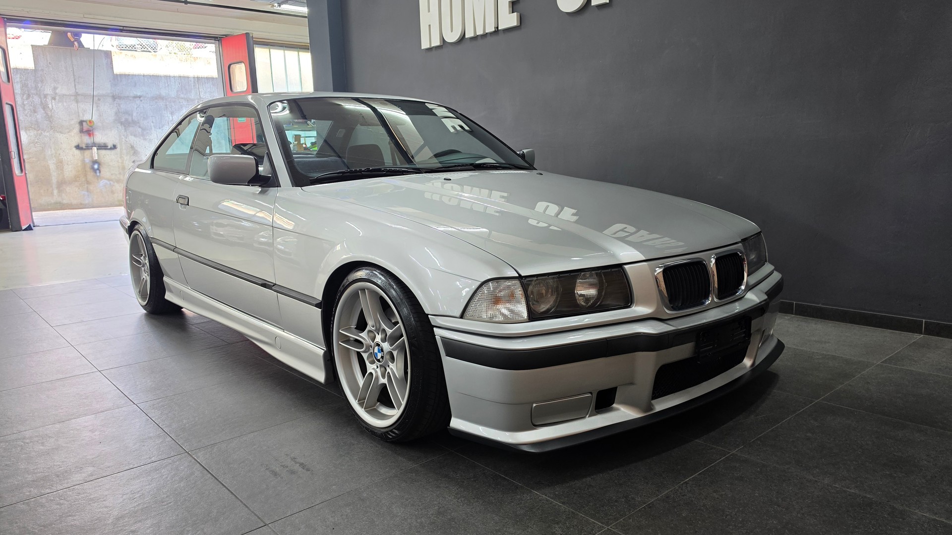 BMW 318iS Coupé-image-20