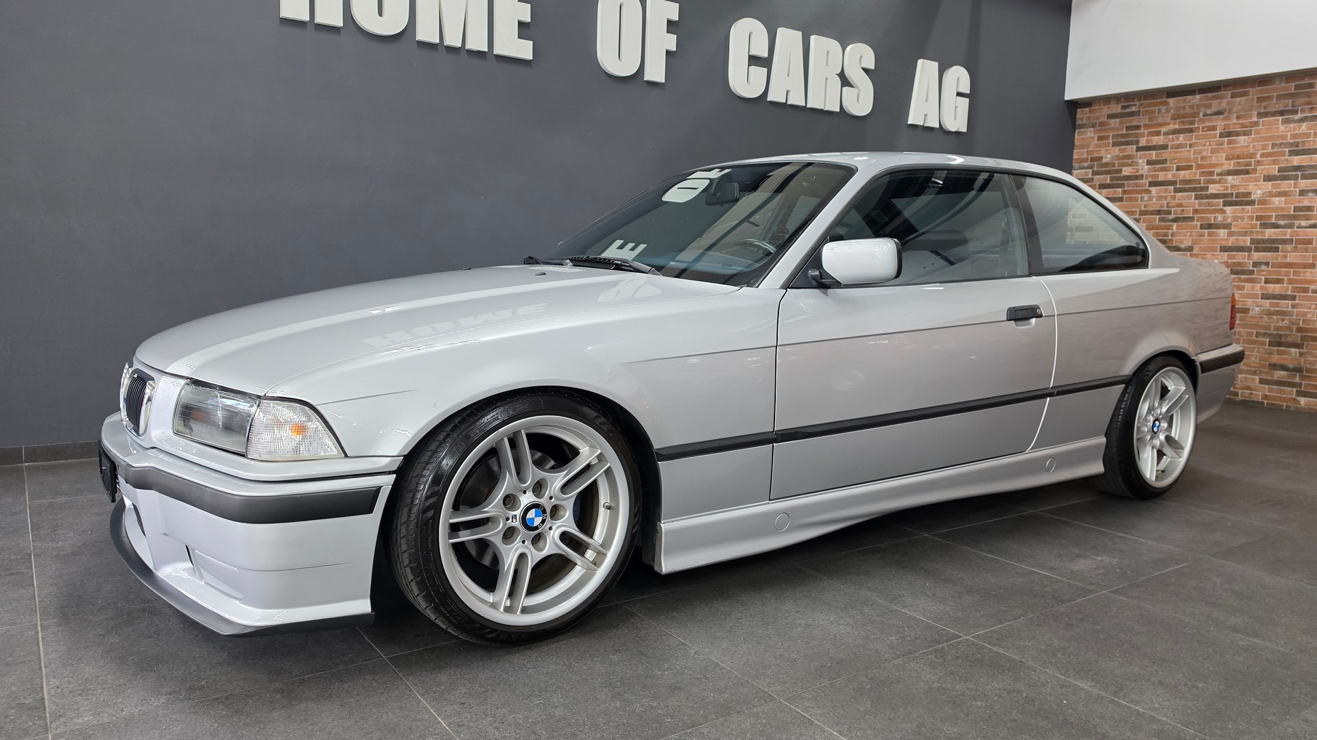 BMW 318iS Coupé-image-3