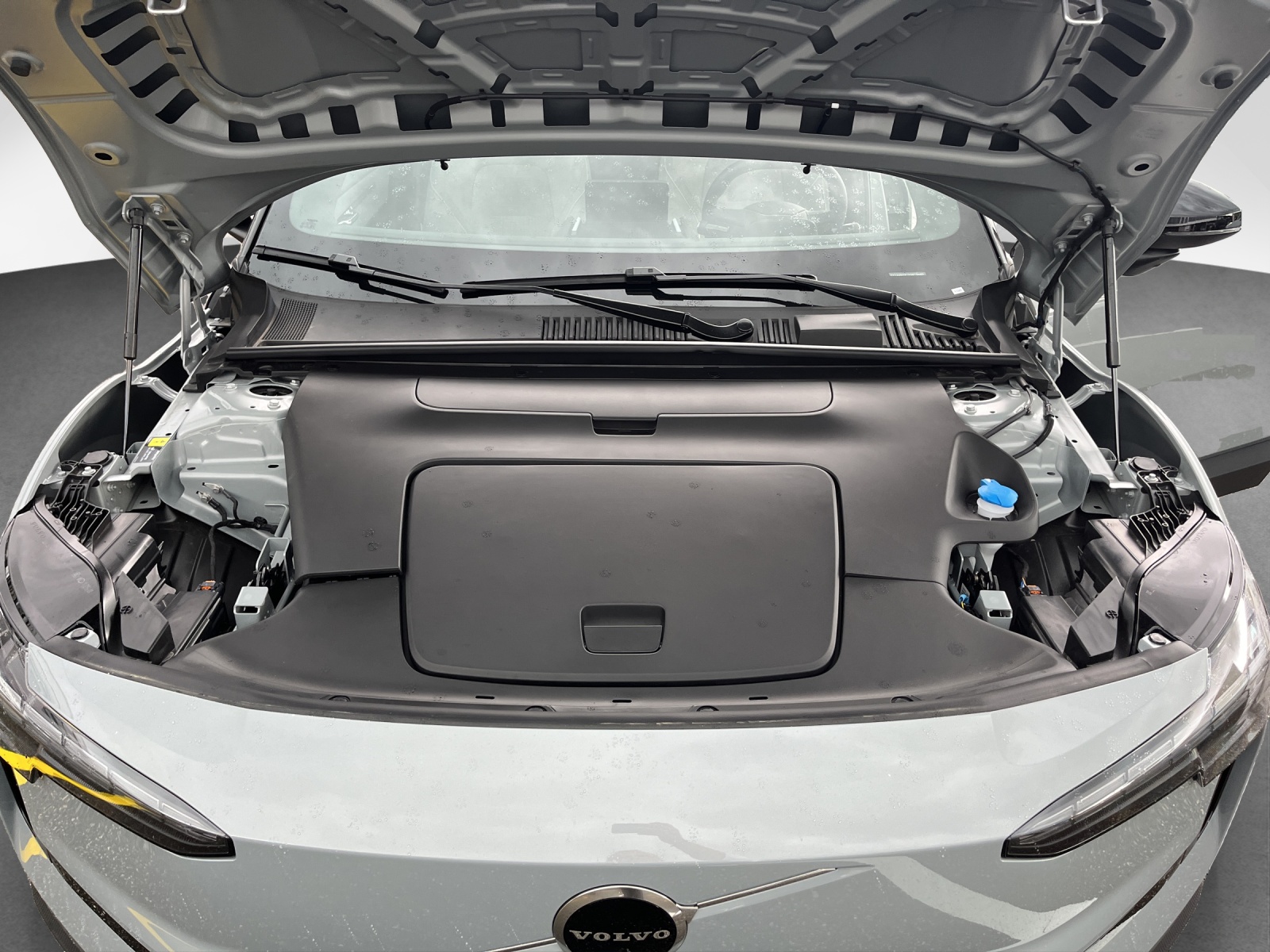 VOLVO EX30 E60 Twin Ultra Performance AWD-image-17