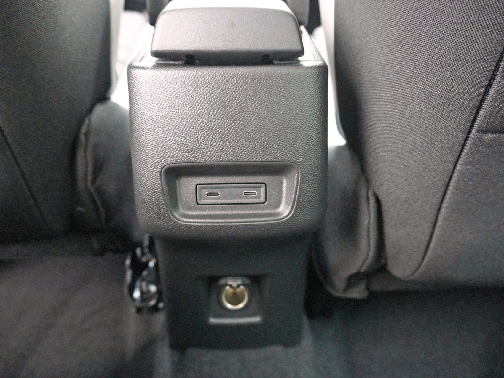 CITROEN C3 Aircross 1.2 Hybrid Business-image-16