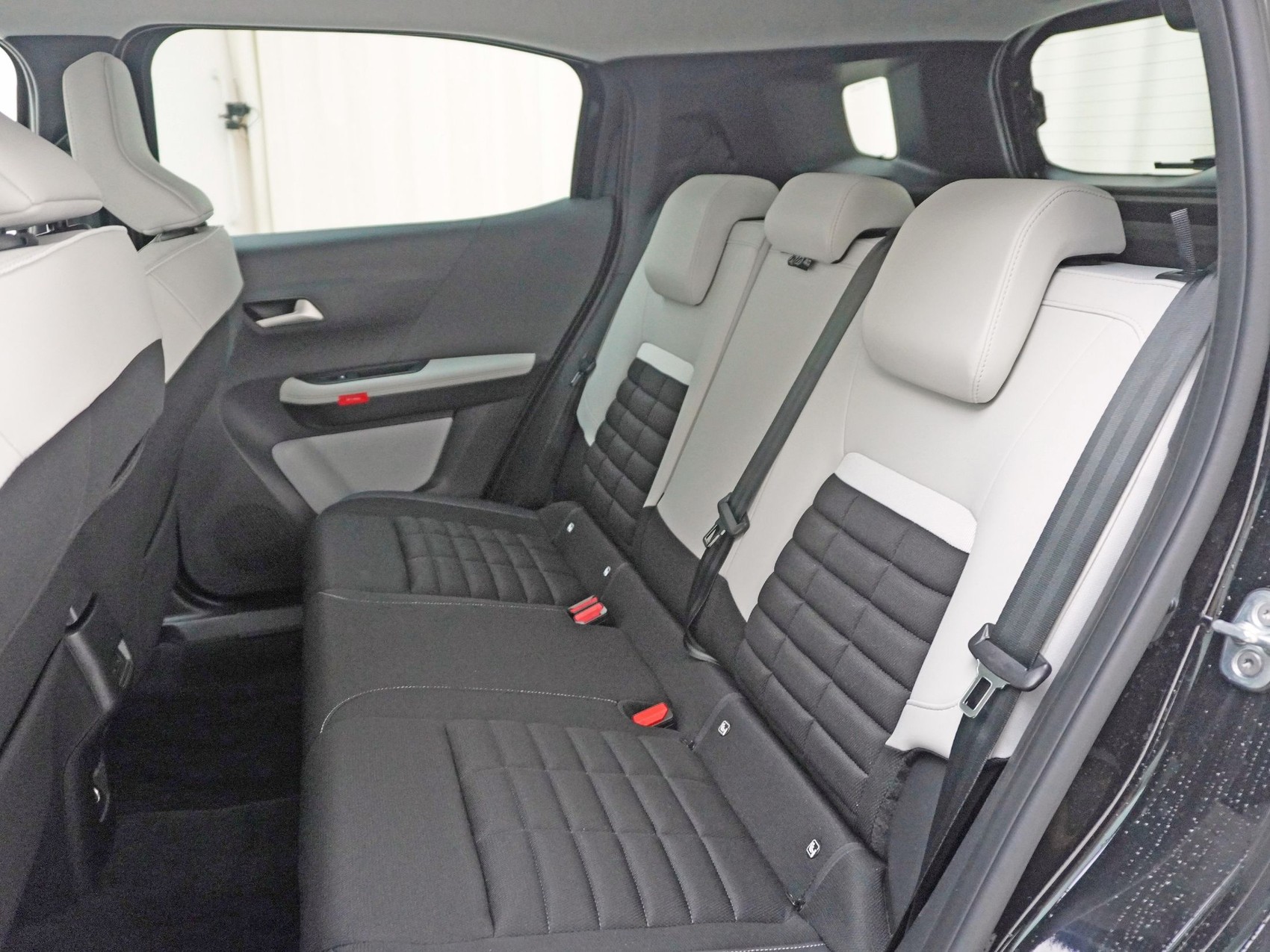 CITROEN C3 Aircross 1.2 Hybrid Business-image-17