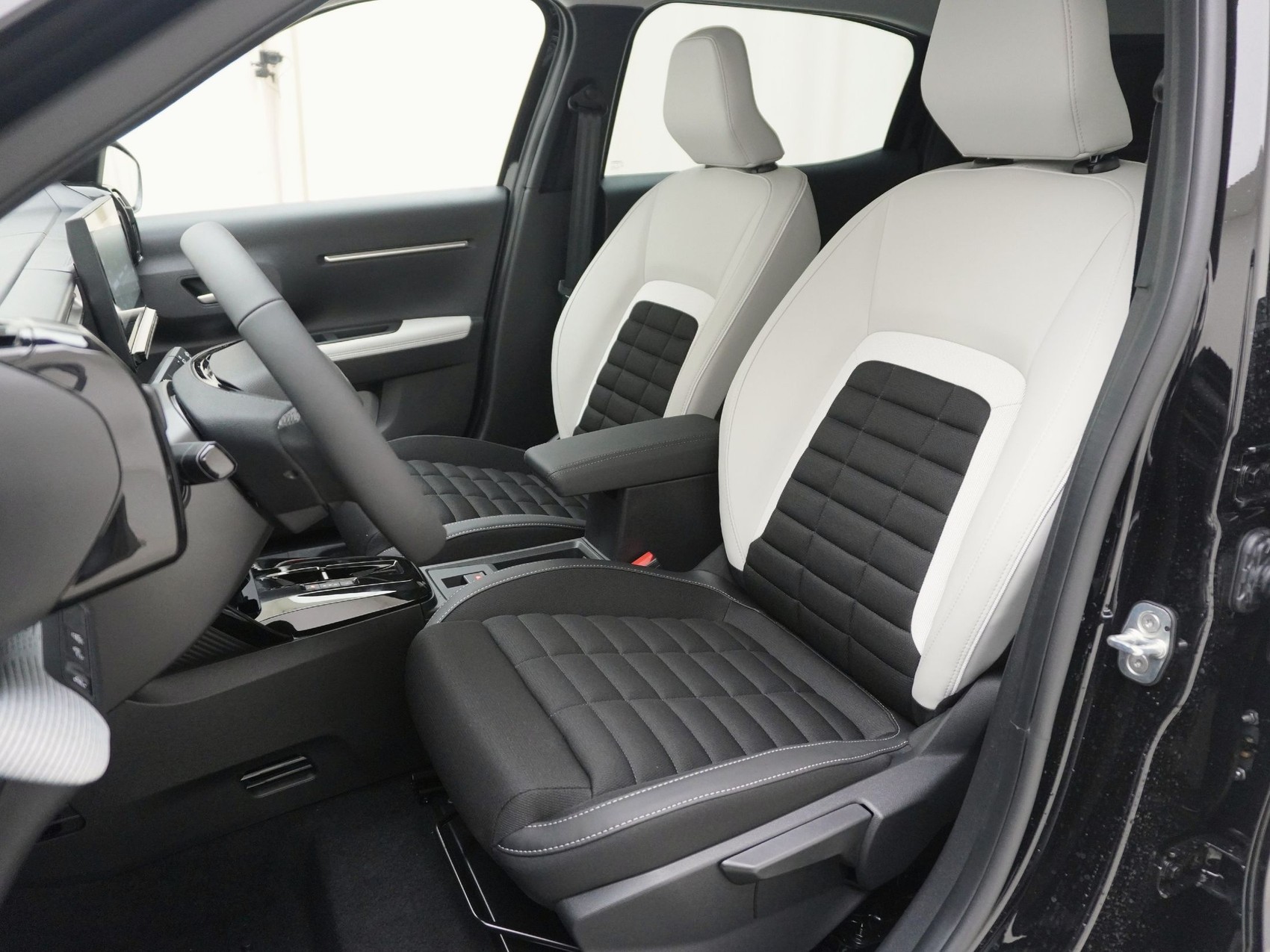 CITROEN C3 Aircross 1.2 Hybrid Business-image-6