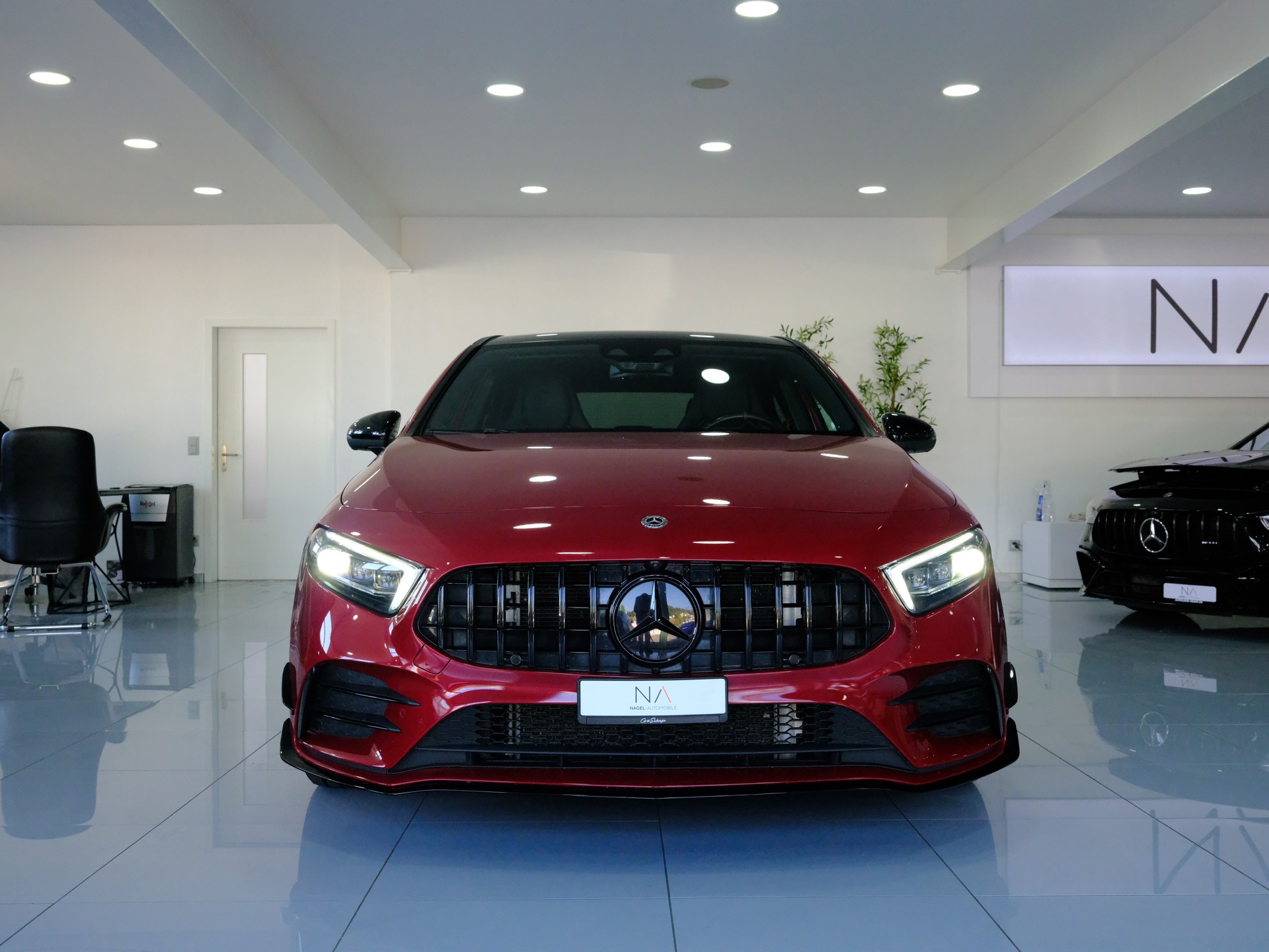 MERCEDES-BENZ A 35 AMG 4Matic Speedshift-image-2