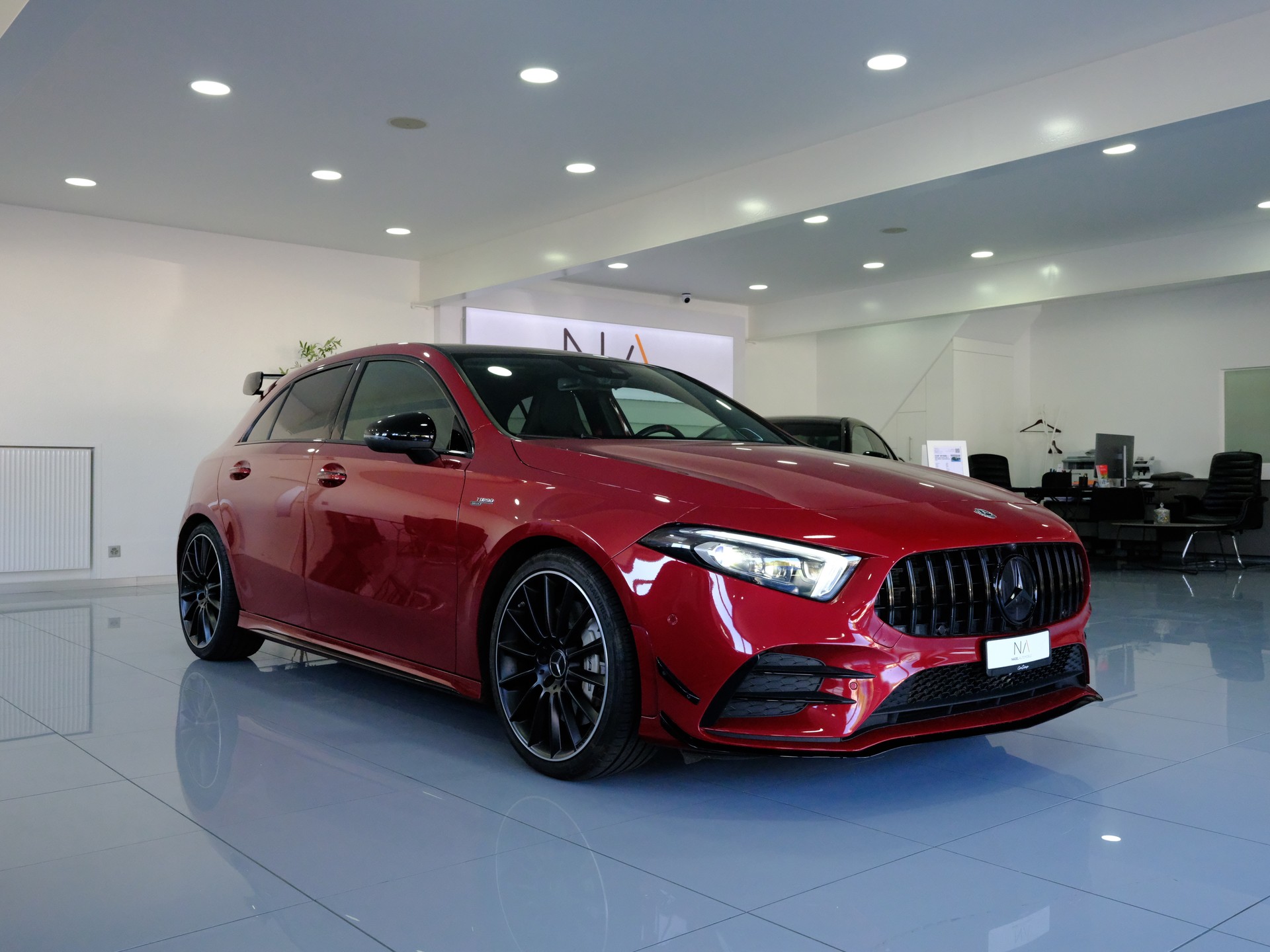MERCEDES-BENZ A 35 AMG 4Matic Speedshift-image-1