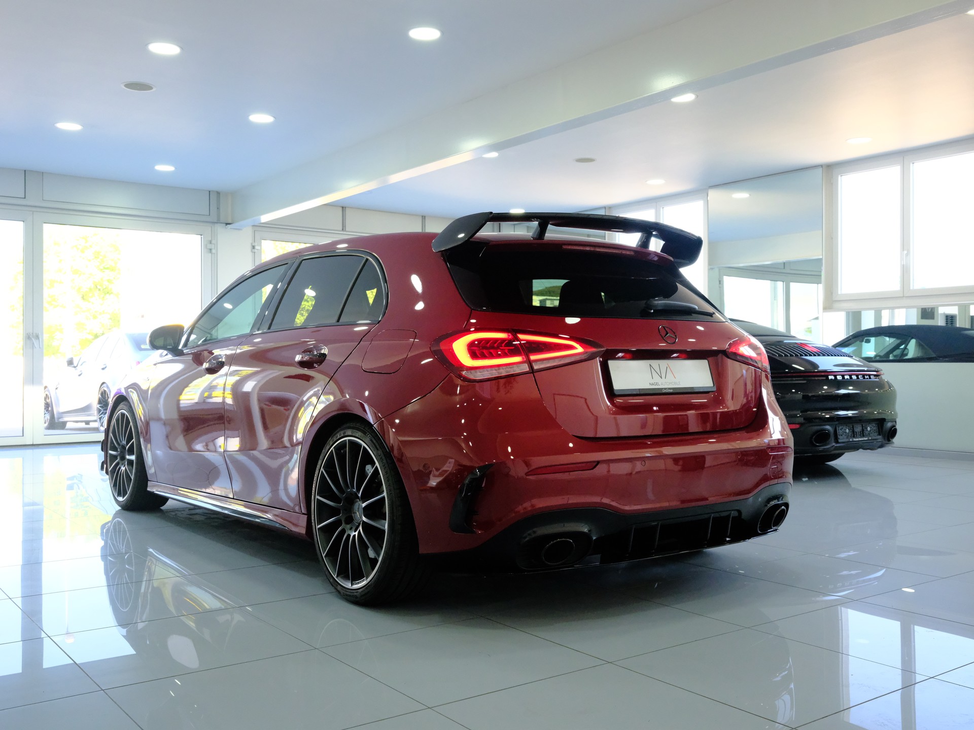 MERCEDES-BENZ A 35 AMG 4Matic Speedshift-image-4