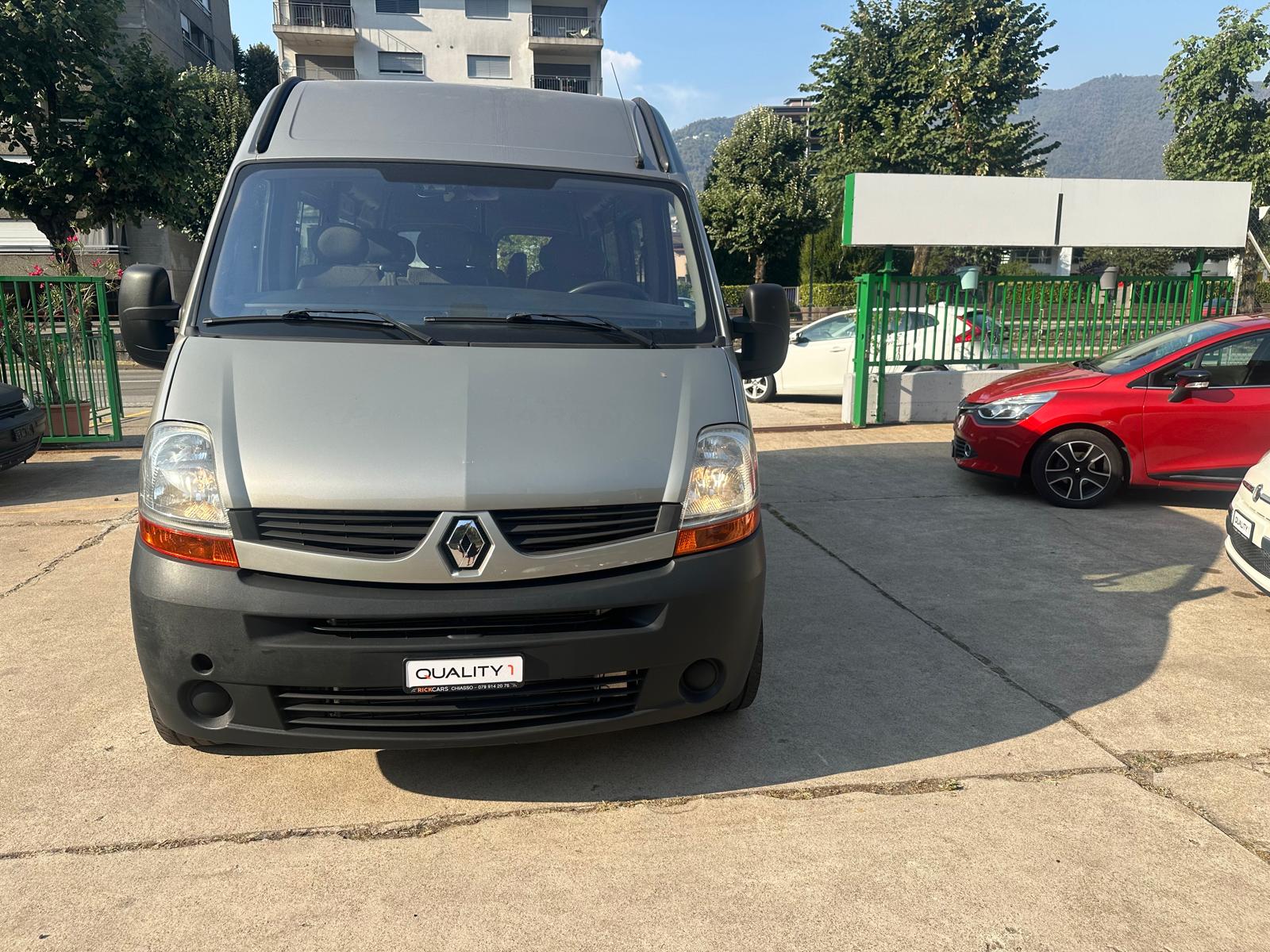 RENAULT Master T35 2.5dCi L2H2-image-2