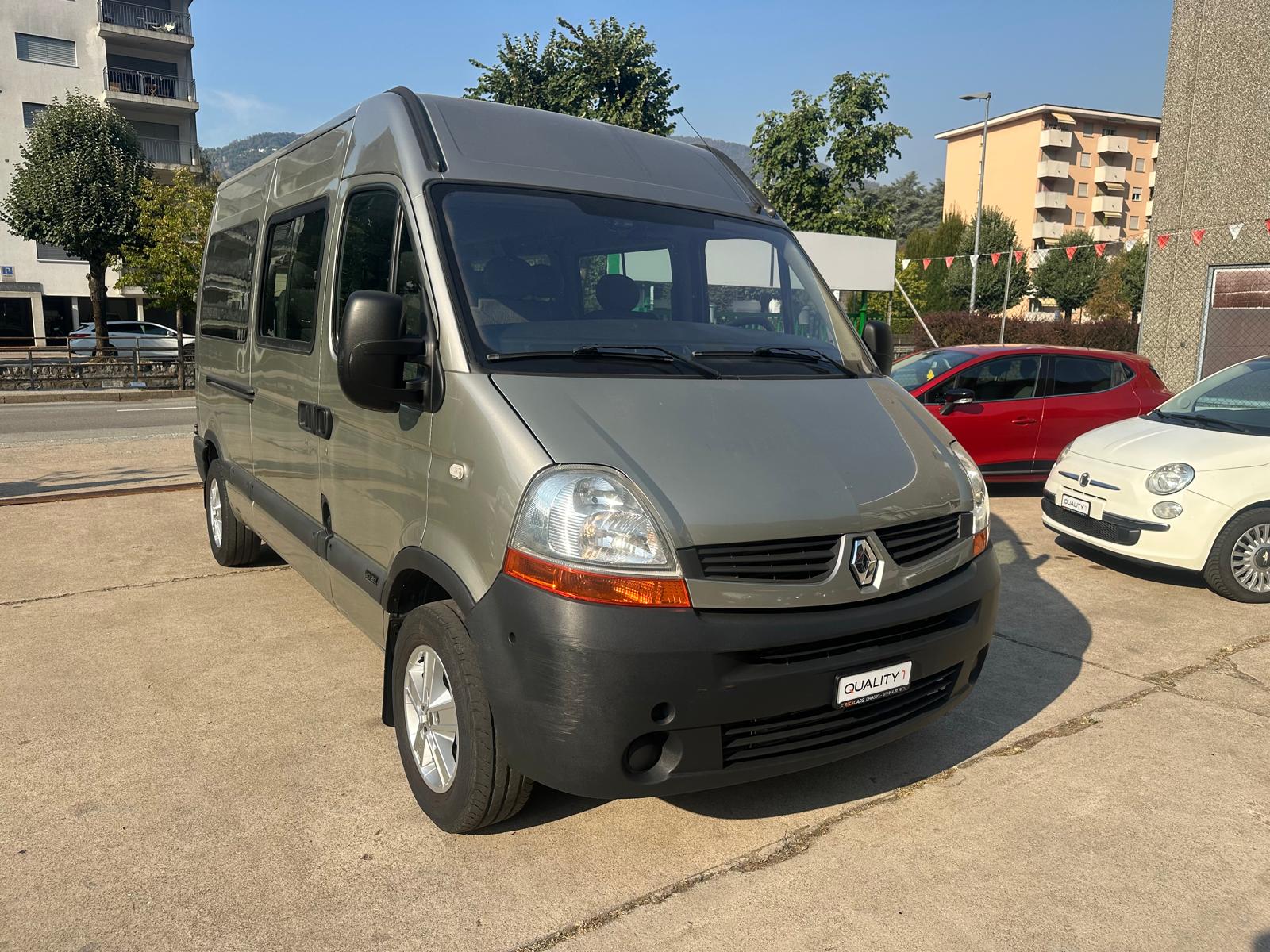 RENAULT Master T35 2.5dCi L2H2-image-1