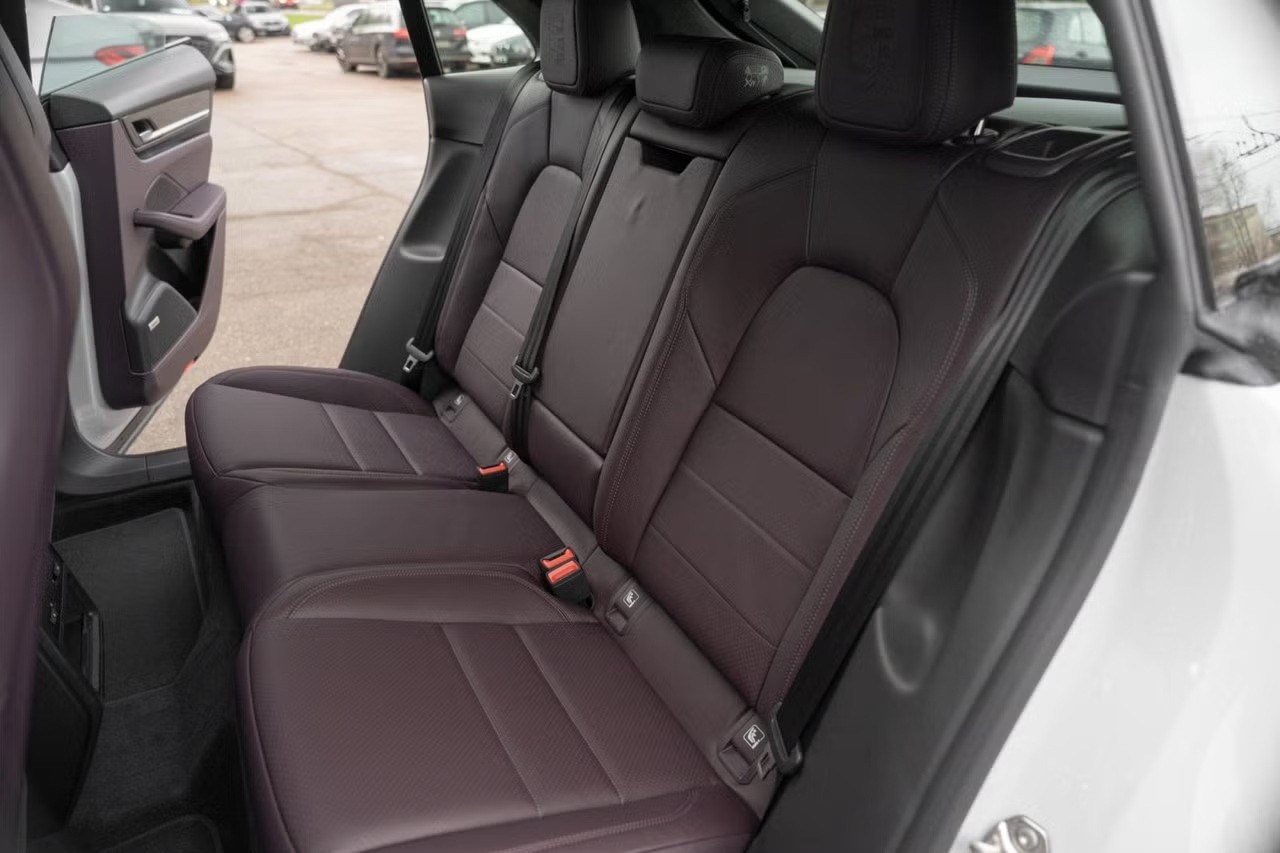 PORSCHE Macan 4 100kWh-image-12