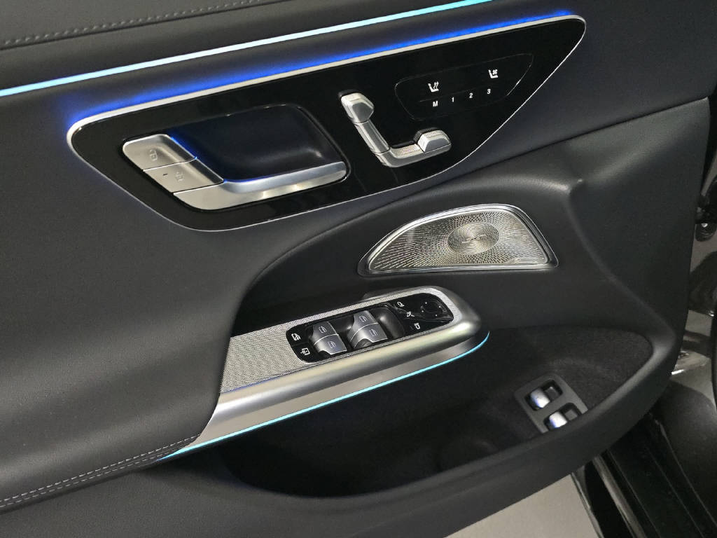 MERCEDES-BENZ E 53 Hybrid AMG 4Matic+-image-5