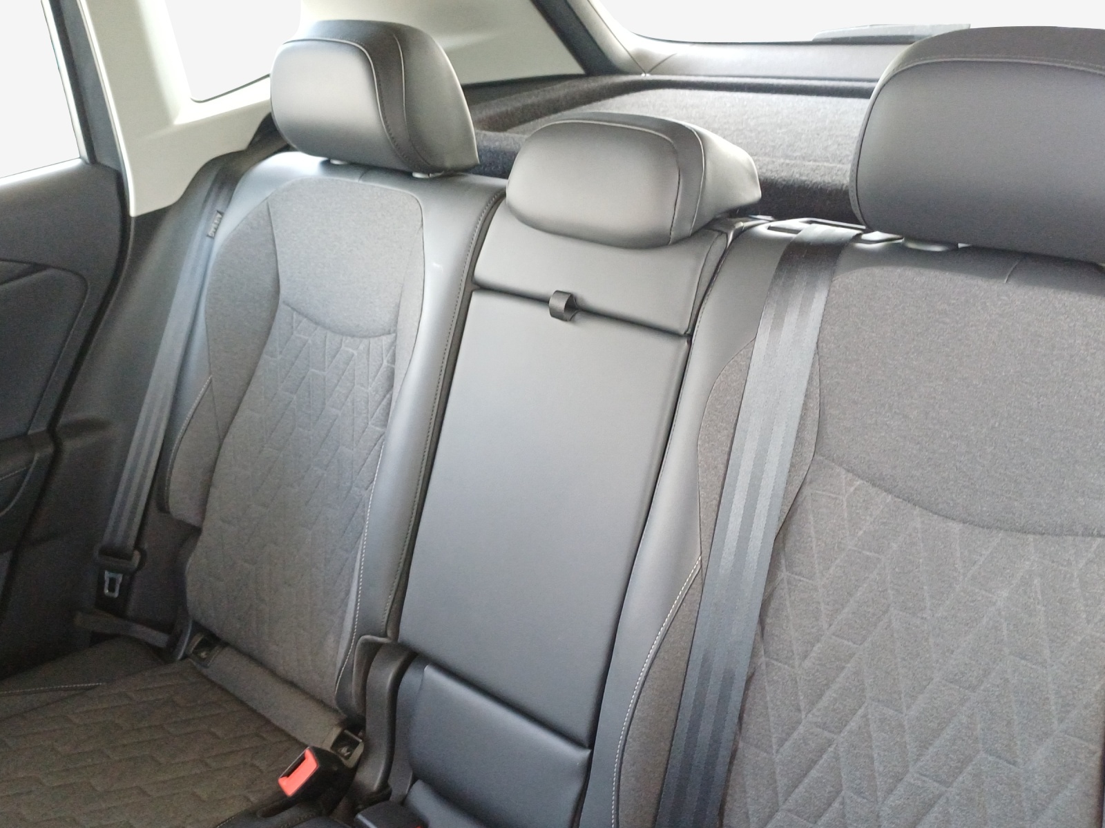 VW Tiguan 2.0 TSI DSG Life 4Motion-image-11