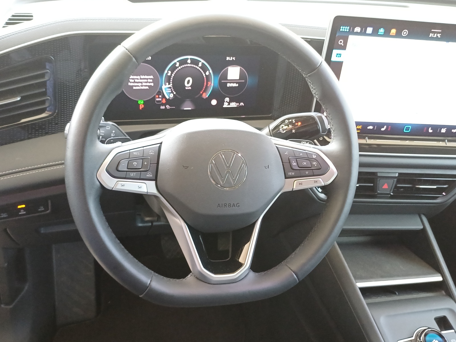 VW Tiguan 2.0 TSI DSG Life 4Motion-image-9