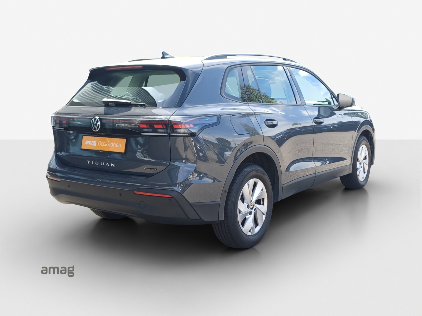 VW Tiguan 2.0 TSI DSG Life 4Motion-image-4