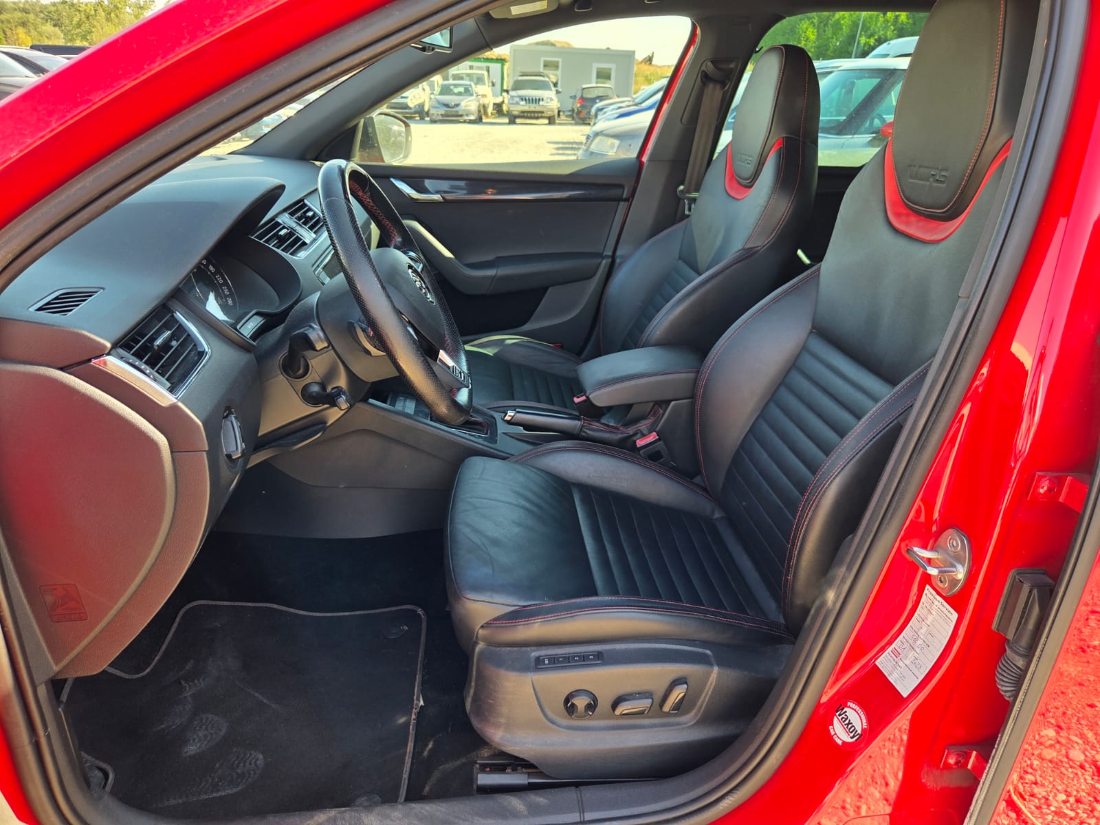 SKODA Octavia Combi 2.0 TSI RS DSG-image-9