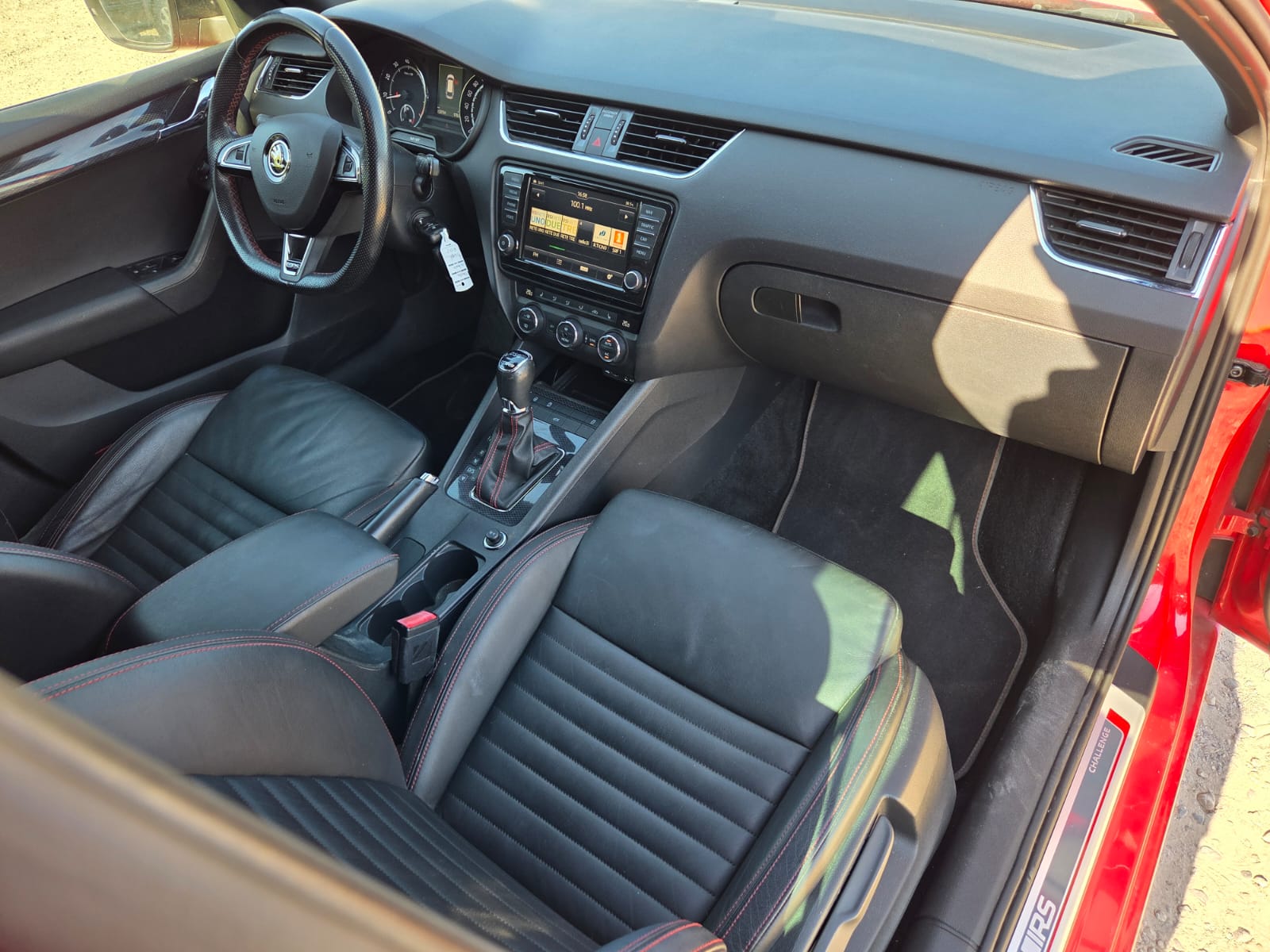 SKODA Octavia Combi 2.0 TSI RS DSG-image-11