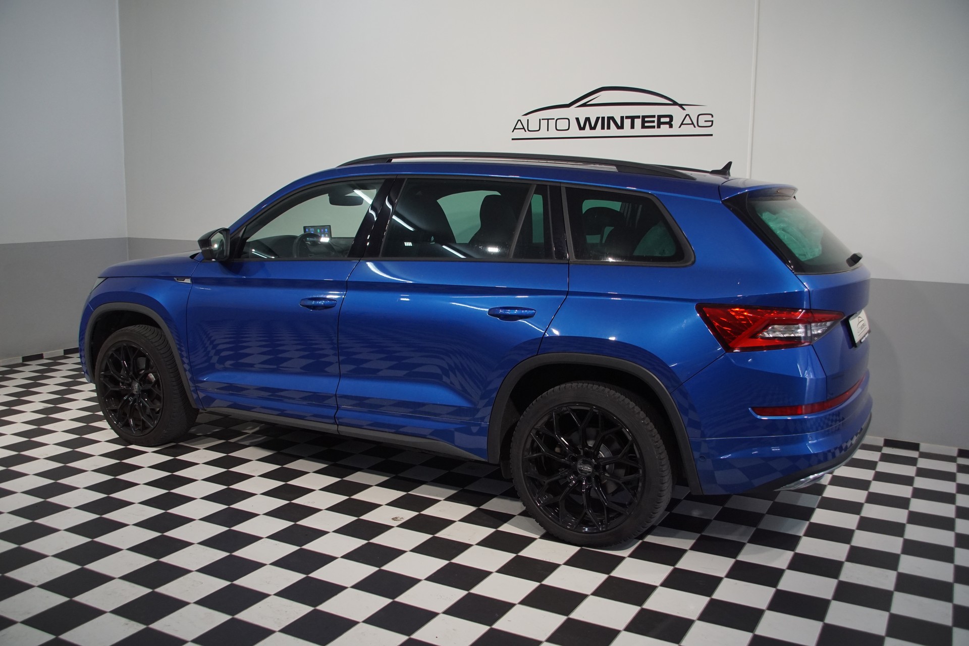 SKODA Kodiaq 2.0 TSI 4x4 Sport Line-image-6