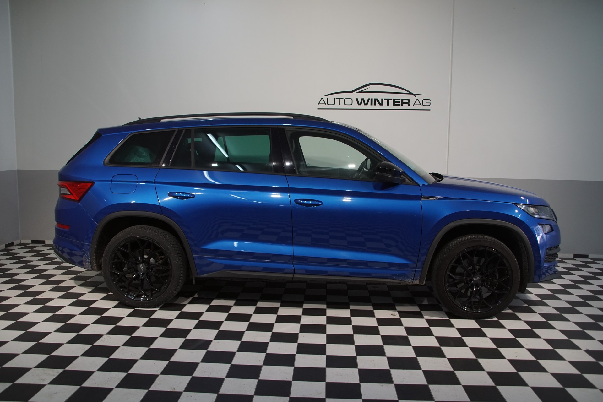 SKODA Kodiaq 2.0 TSI 4x4 Sport Line-showroom-element-3