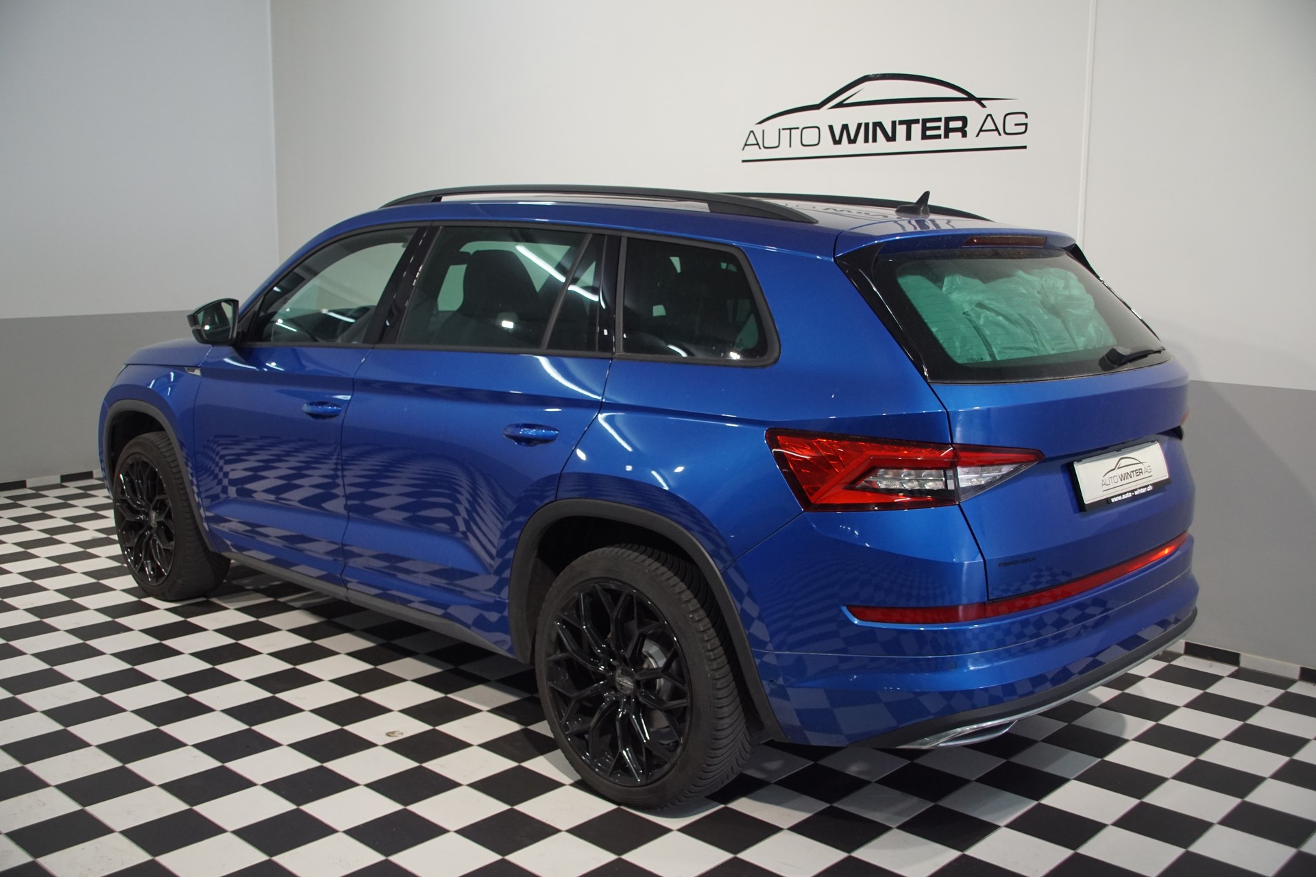 SKODA Kodiaq 2.0 TSI 4x4 Sport Line-image-4