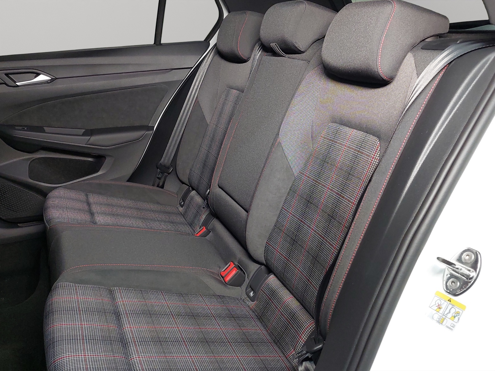 VW VW Golf GTI-image-8