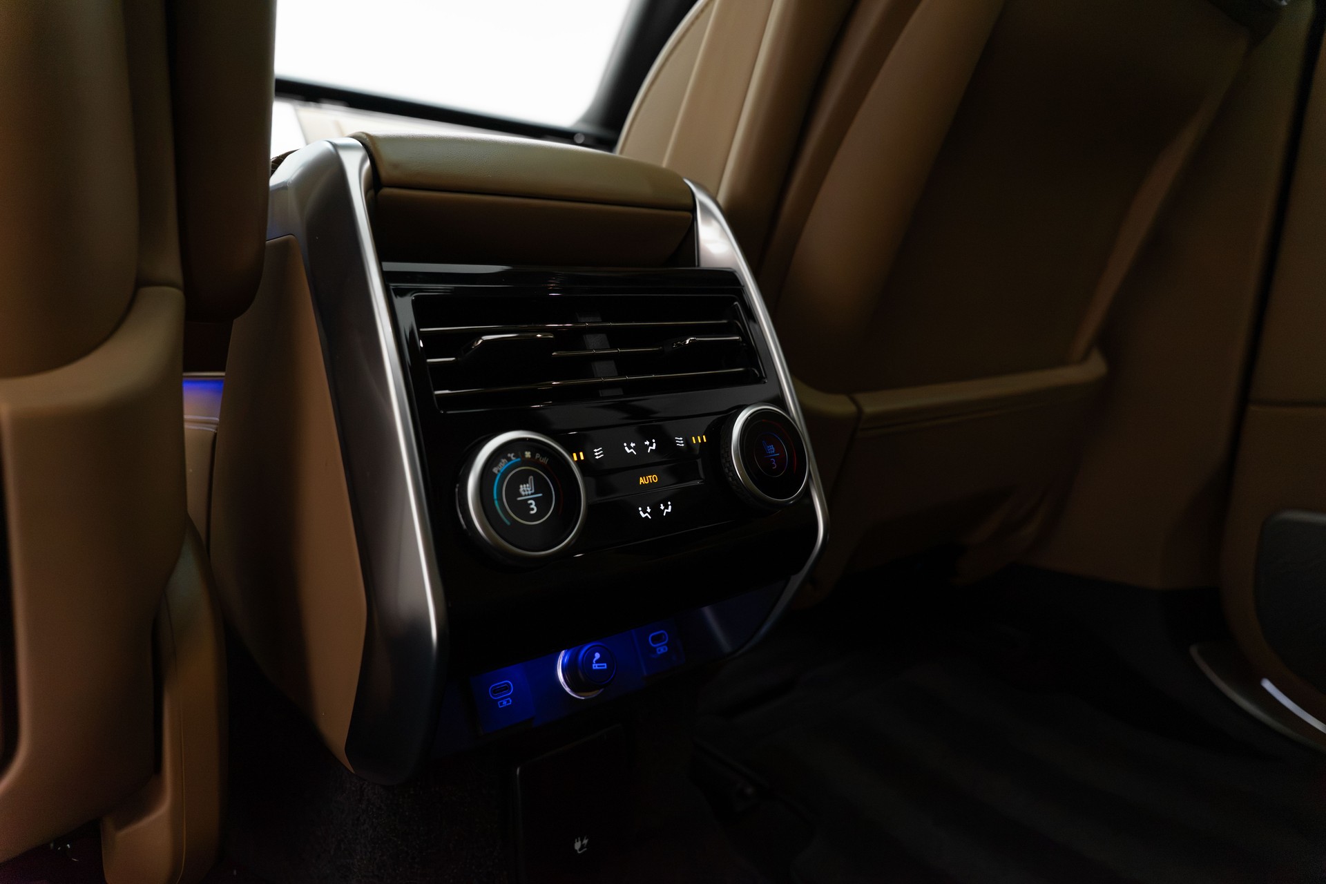 LAND ROVER Range Rover LWB D350 3.0D I6 MHEV Autobiography Automatic-image-21