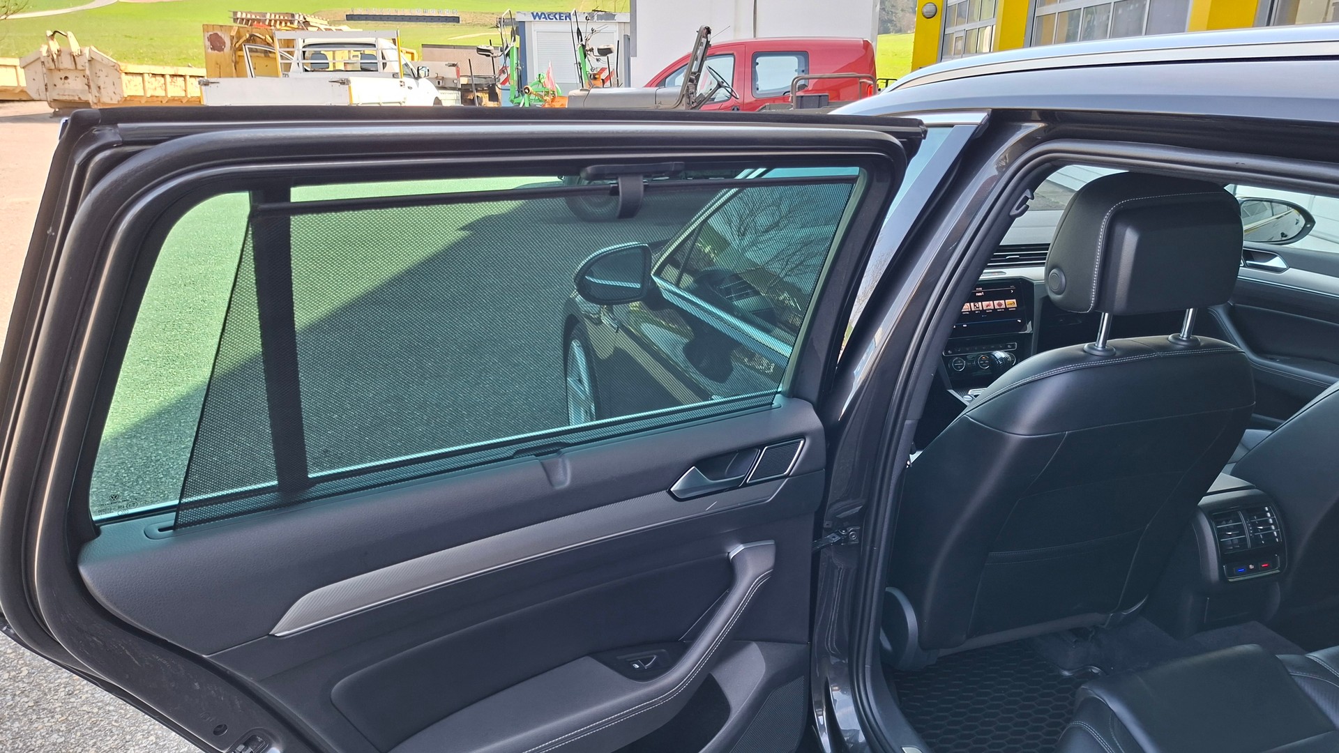 VW Variant 2.0 TDI R-Line DSG-image-12