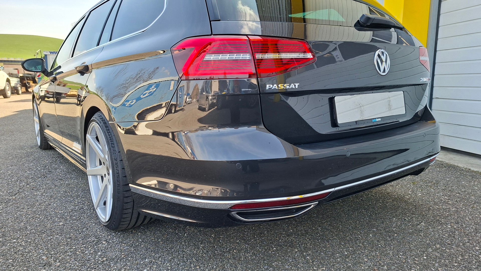 VW Variant 2.0 TDI R-Line DSG-image-4