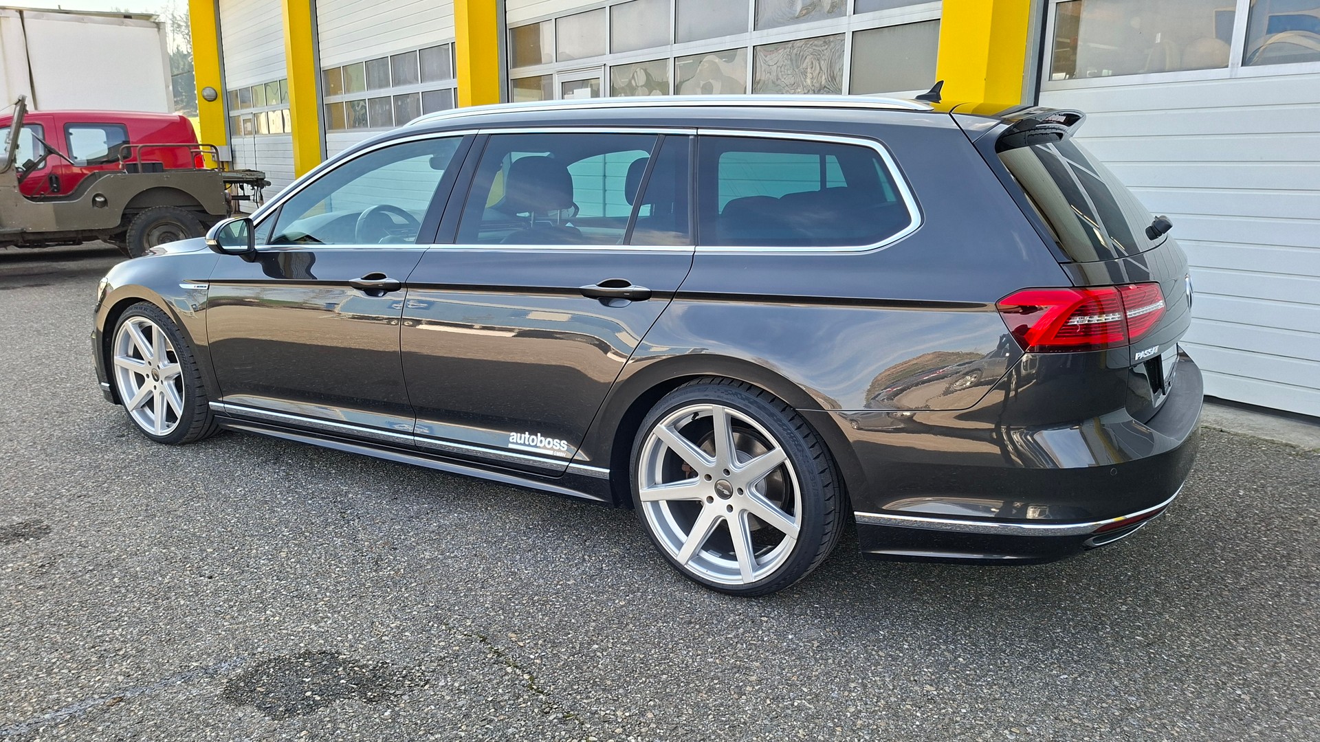 VW Variant 2.0 TDI R-Line DSG-image-3