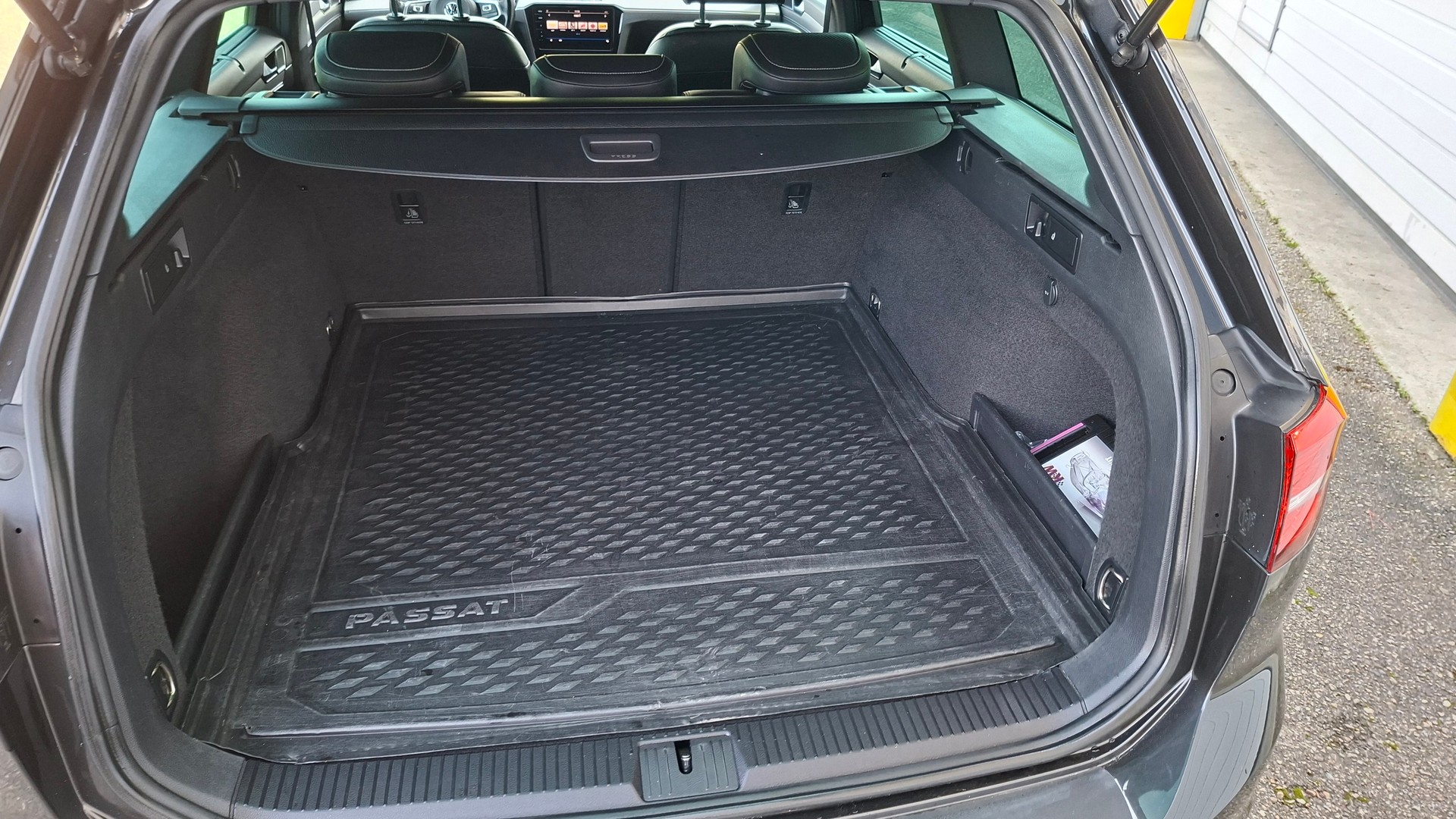VW Variant 2.0 TDI R-Line DSG-image-14