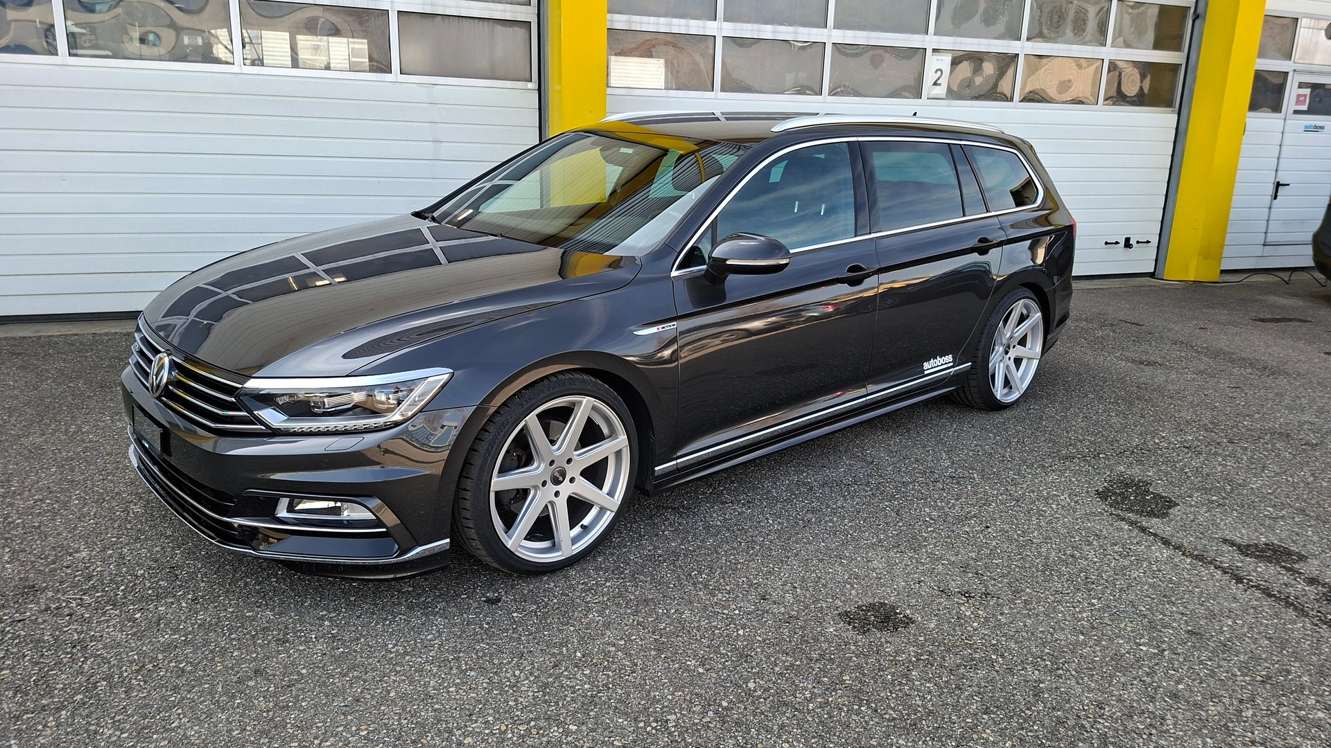 VW Variant 2.0 TDI R-Line DSG-image-0