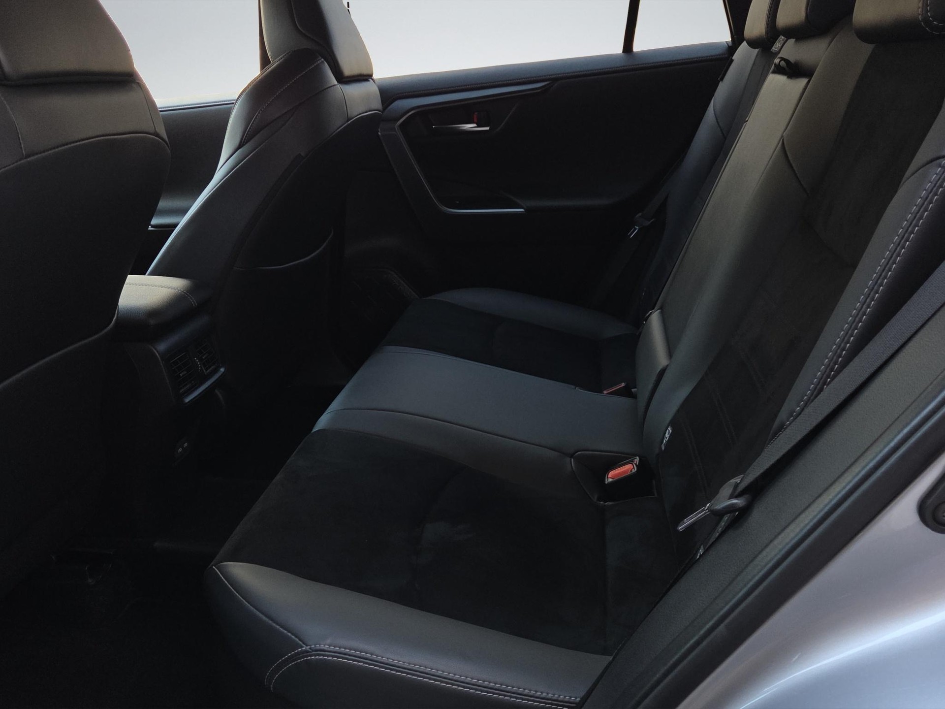 TOYOTA RAV4 2.5 Plug-In-Hybrid GR Sport-image-14