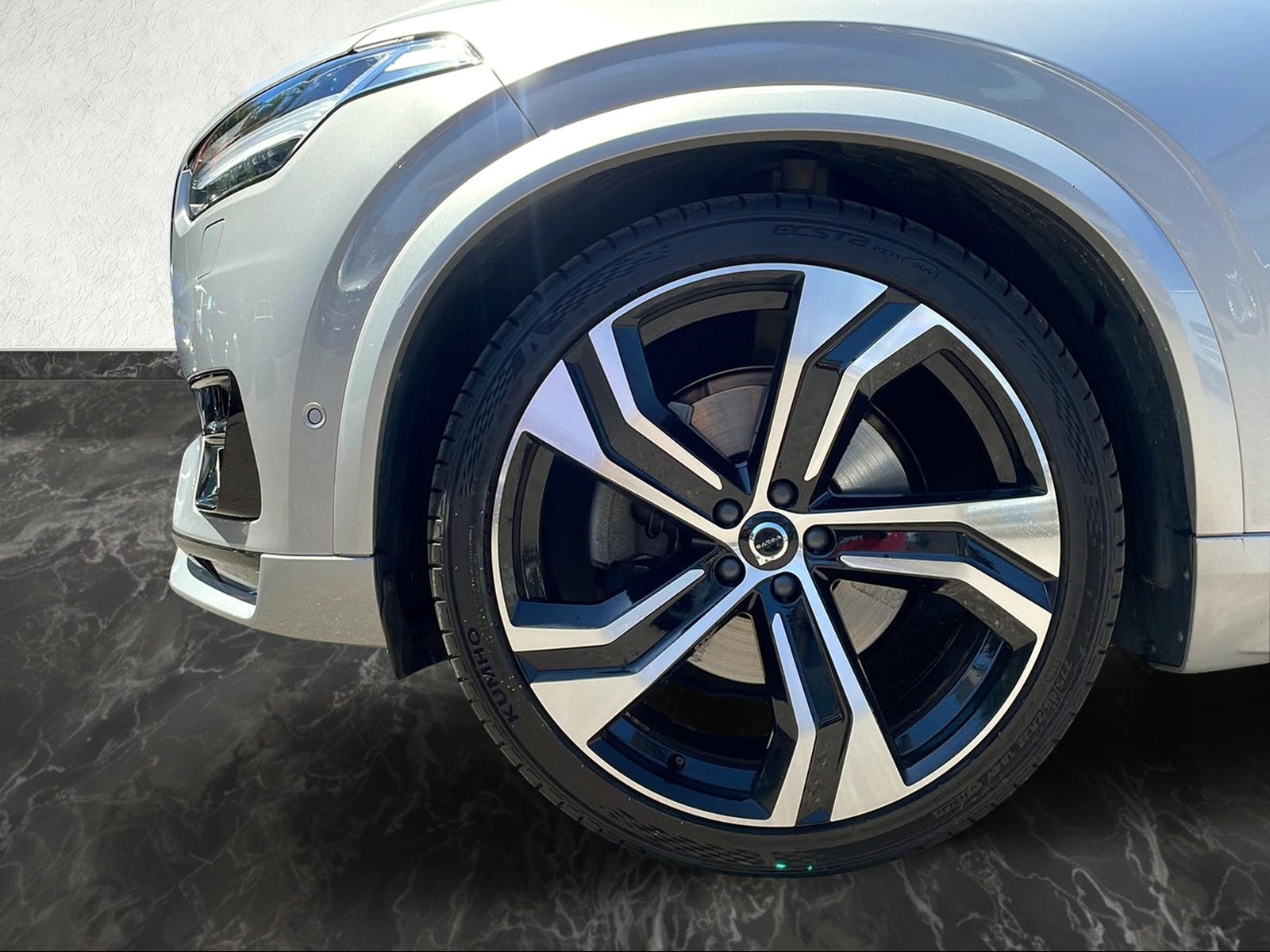 VOLVO XC90 B5 Diesel Mild Hybrid AWD Ultimate Dark Geartronic-image-8
