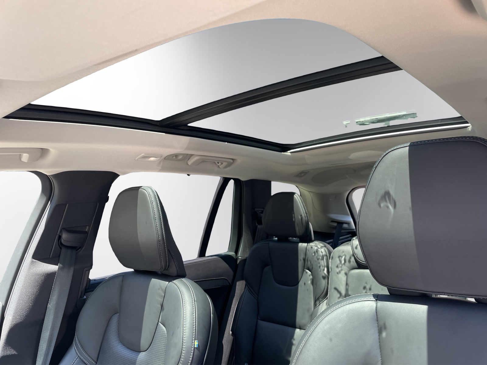 VOLVO XC90 B5 Diesel Mild Hybrid AWD Ultimate Dark Geartronic-image-11