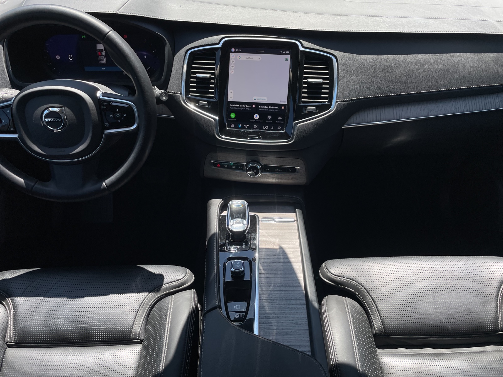 VOLVO XC90 B5 Diesel Mild Hybrid AWD Ultimate Dark Geartronic-image-17