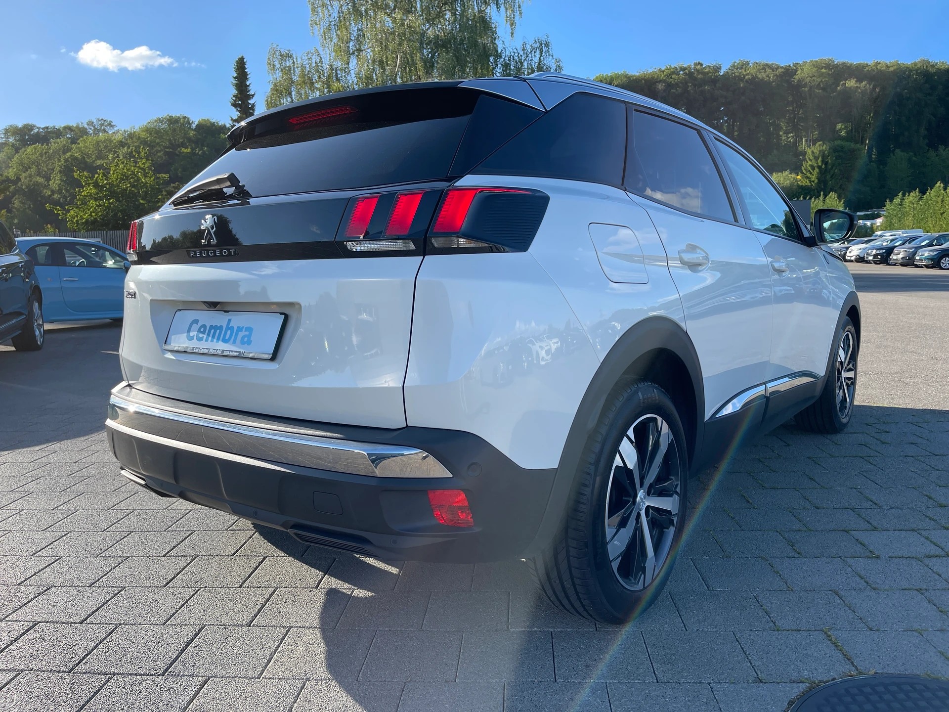 PEUGEOT 3008 1.2 PureTech Allure EAT-image-3