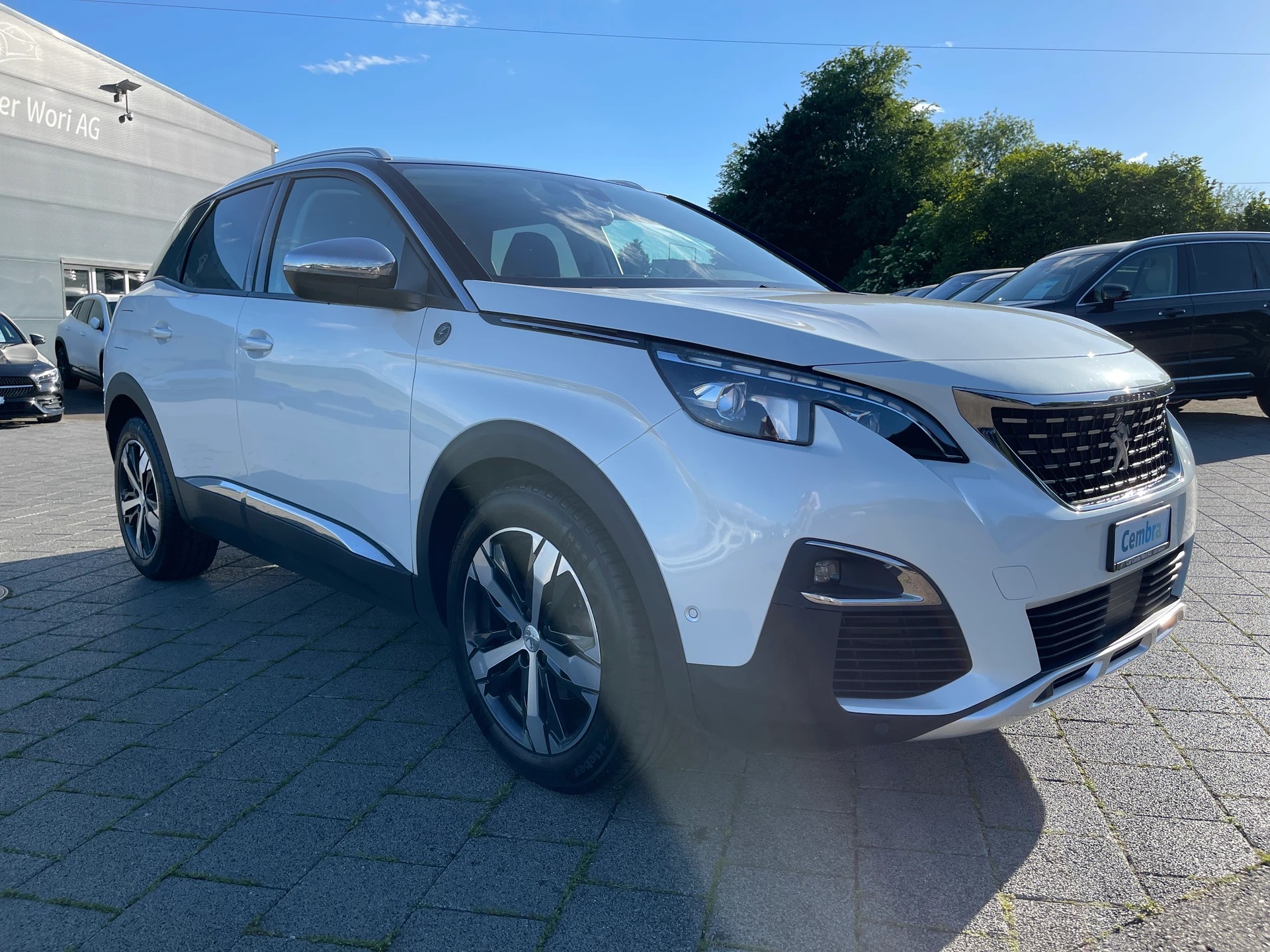 PEUGEOT 3008 1.2 PureTech Allure EAT-image-4