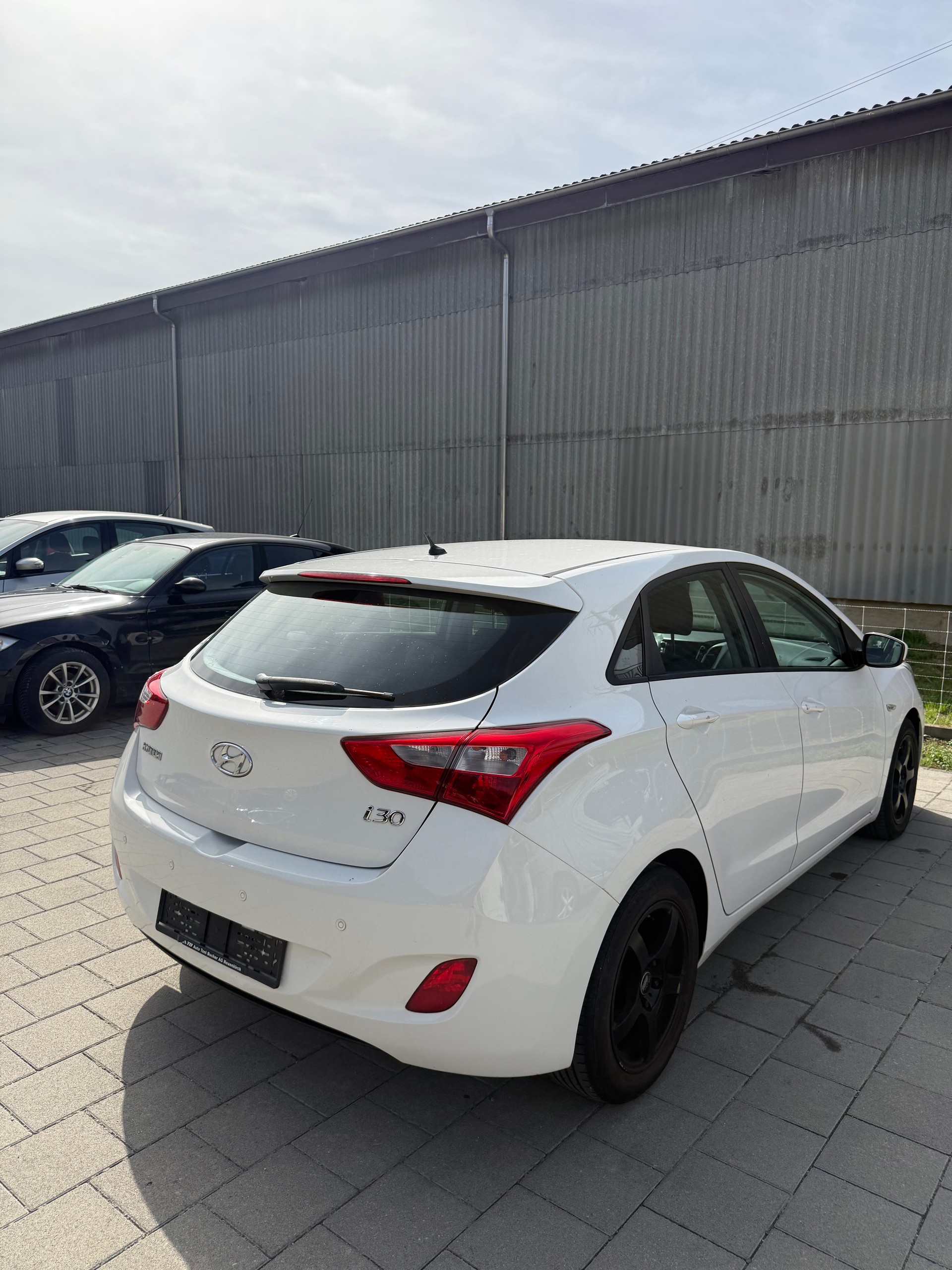 HYUNDAI i30-image-5