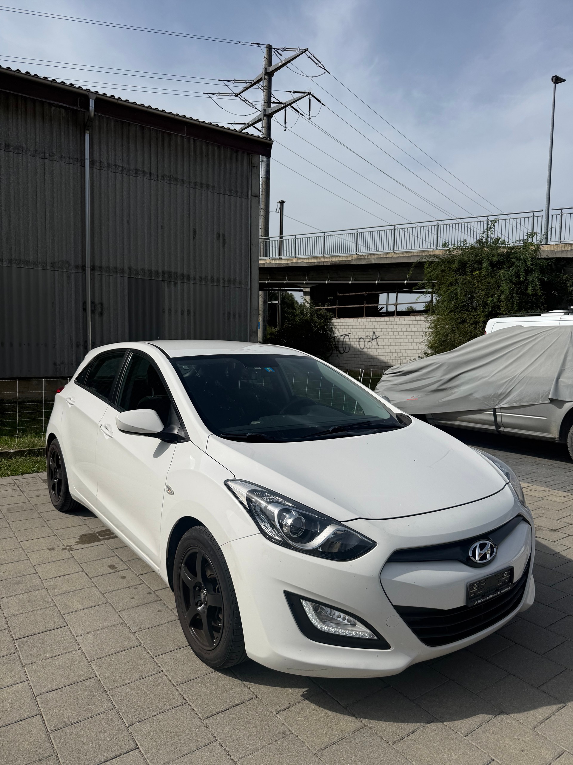 HYUNDAI i30-image-2