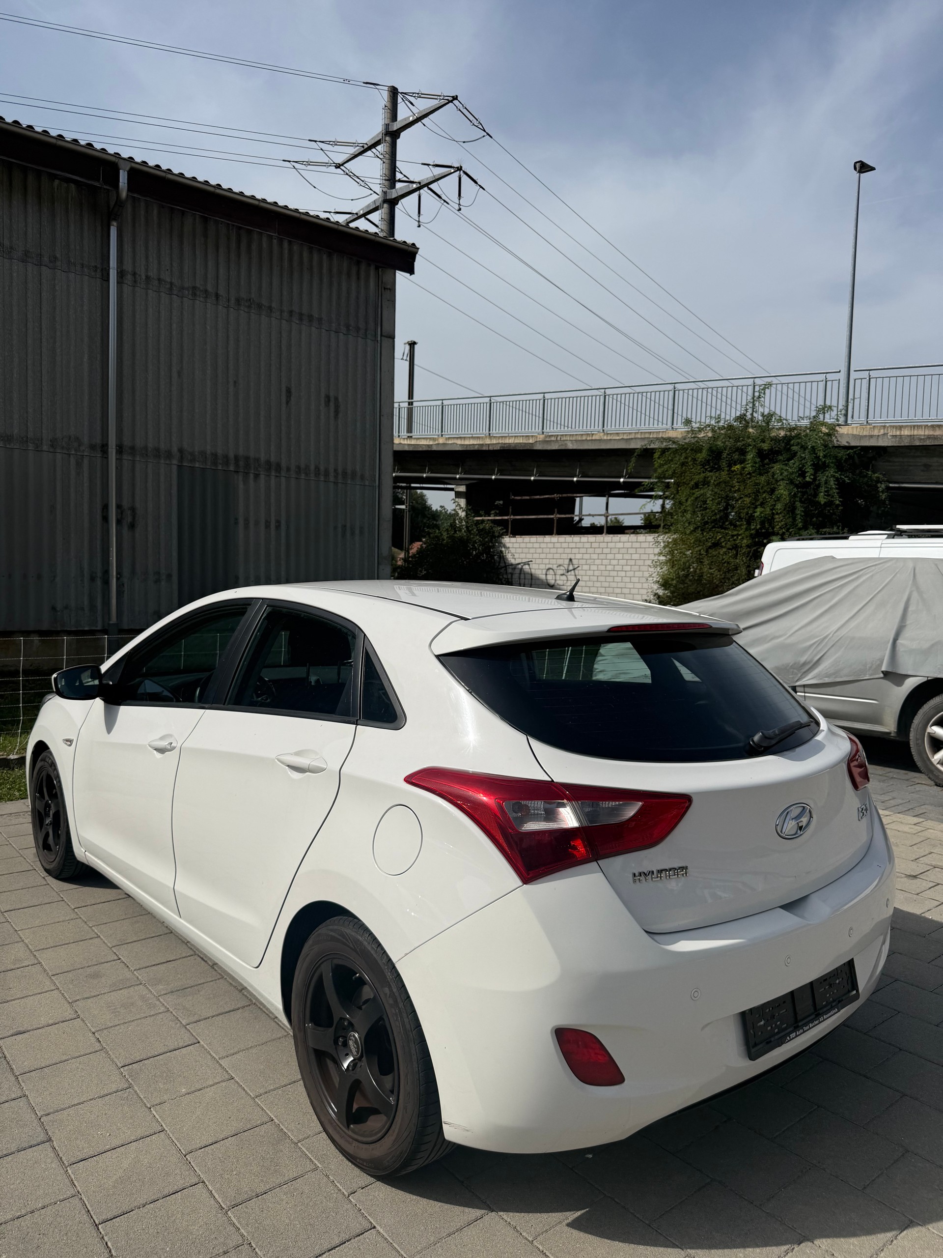 HYUNDAI i30-image-7