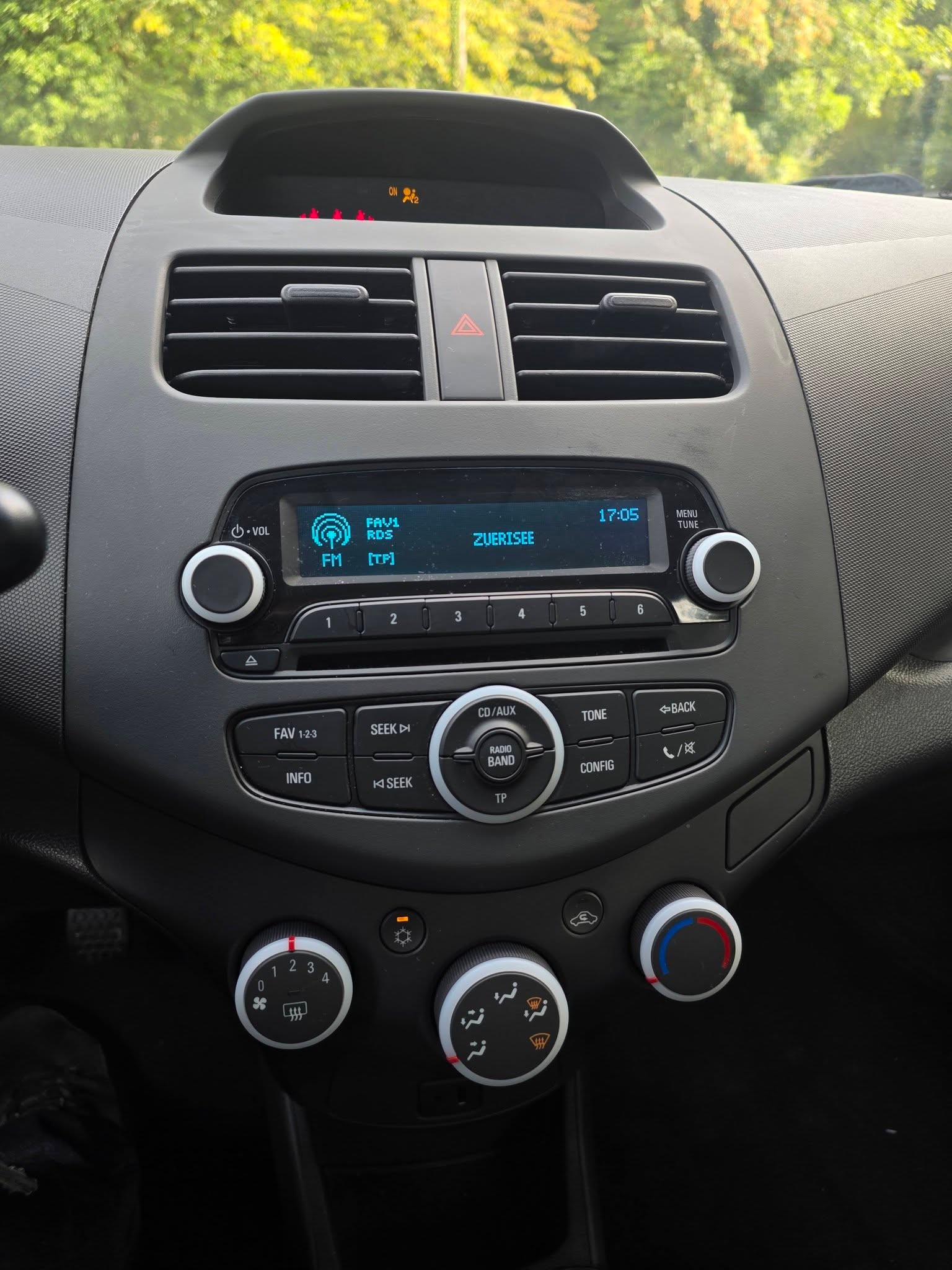 CHEVROLET Spark 1.0 LS Cool-image-10