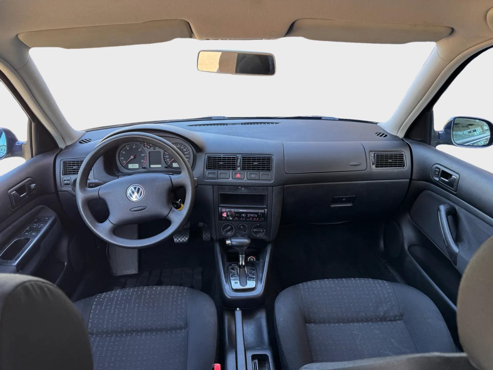 VW Golf 1.6 Comfortline Automatic-image-8