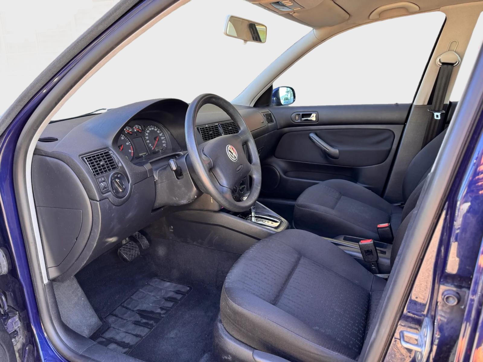 VW Golf 1.6 Comfortline Automatic-image-6