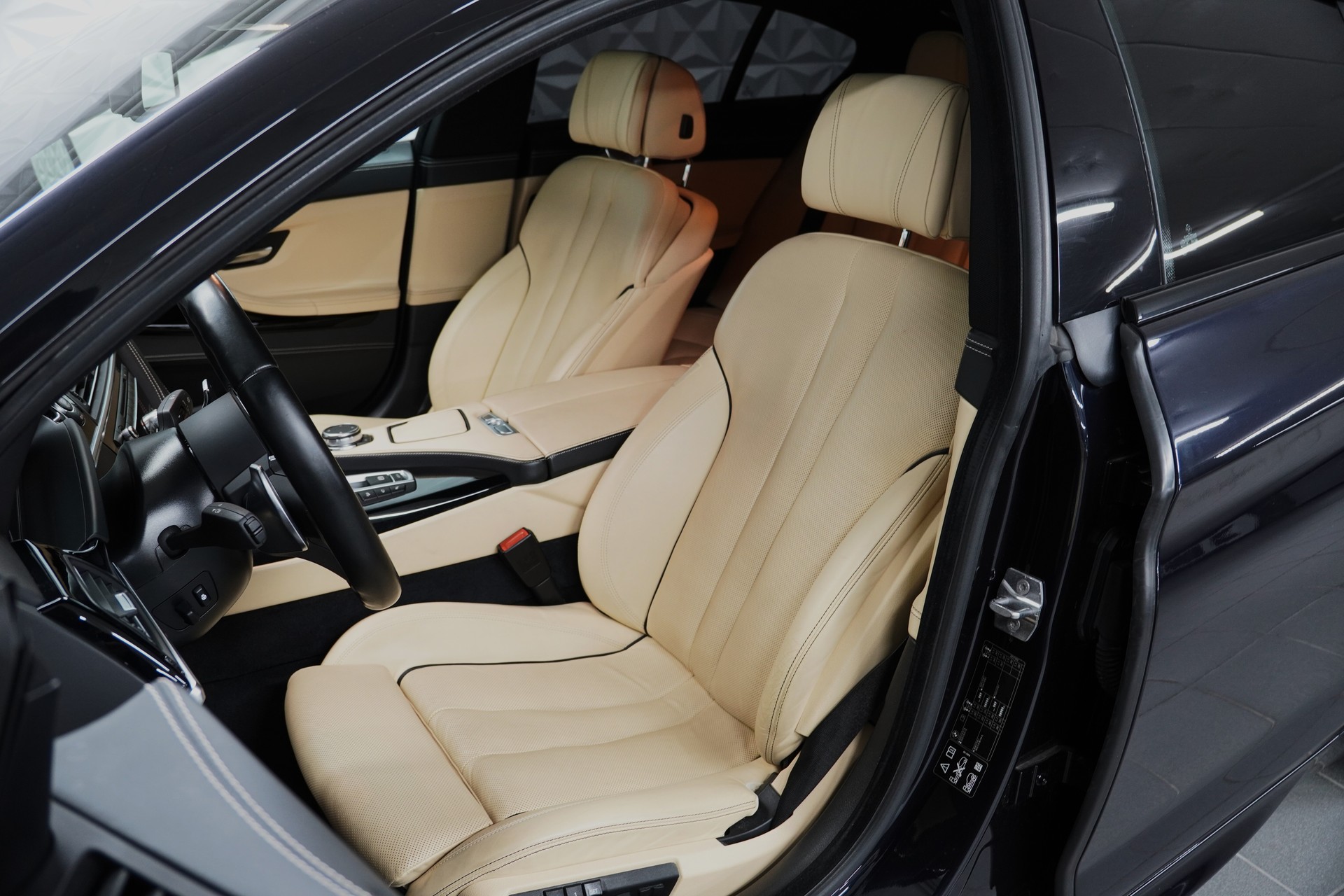 BMW 650i Gran Coupé xDrive-image-10