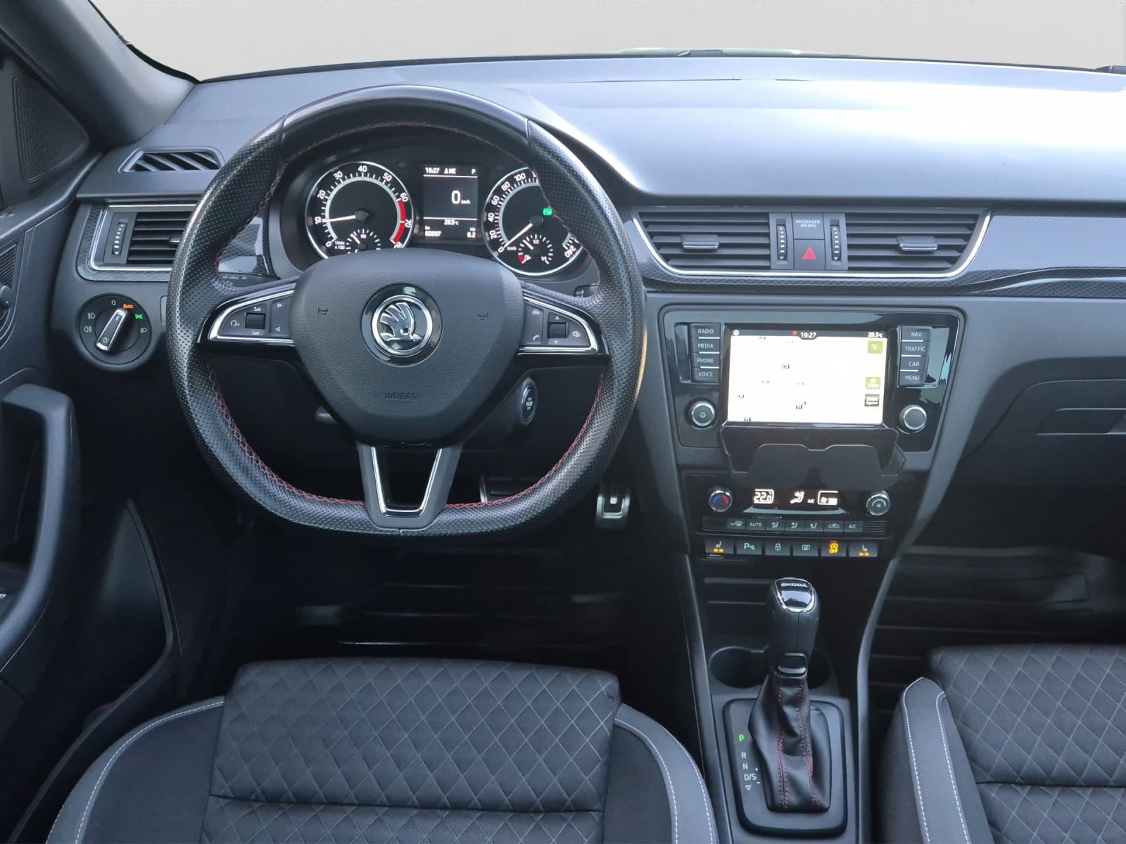 SKODA Rapid Spaceback 1.4 TSI Monte Carlo DSG-image-9