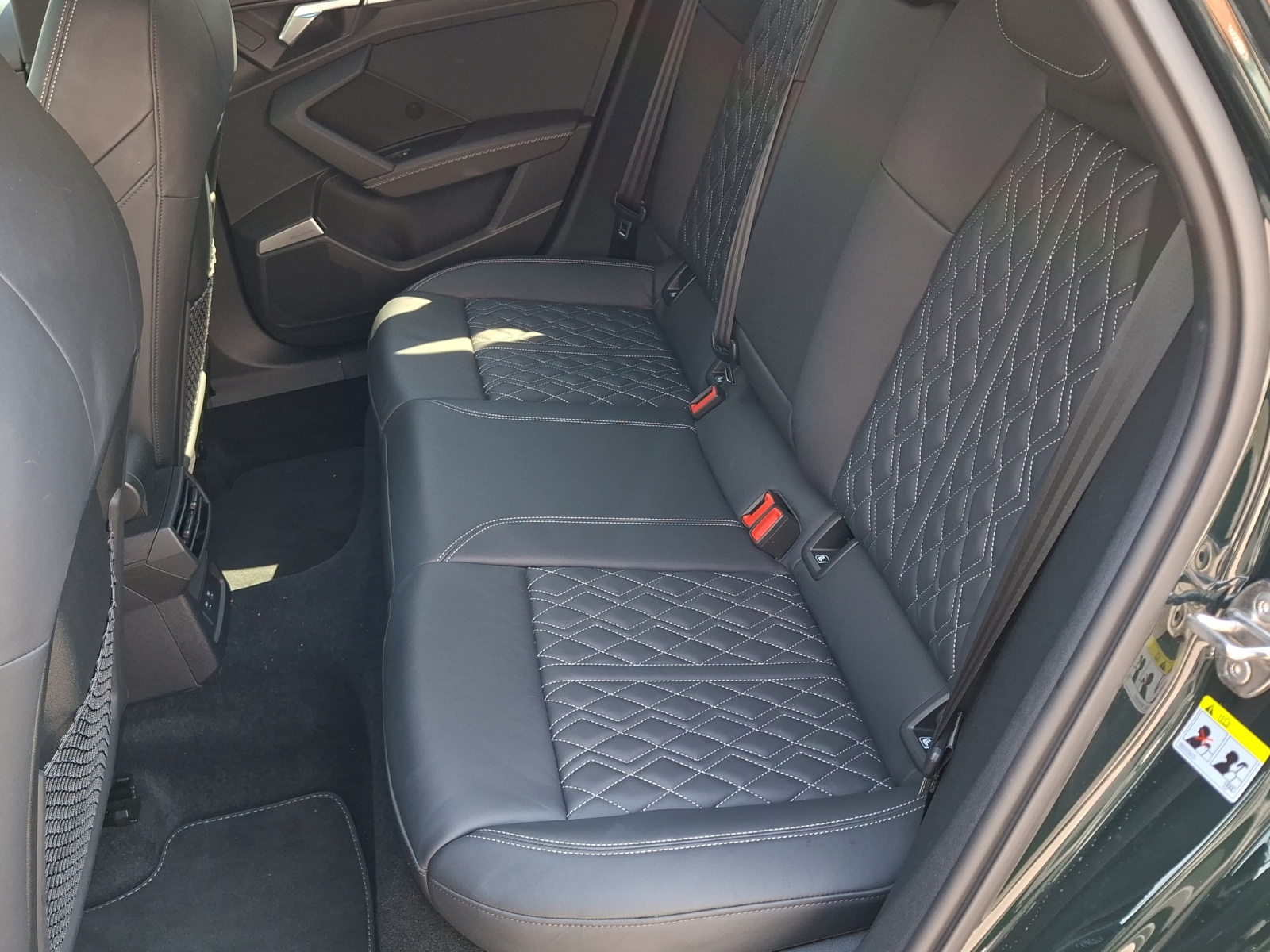 AUDI S3 Sportback 2.0 TFSI quattro S-tronic-image-11
